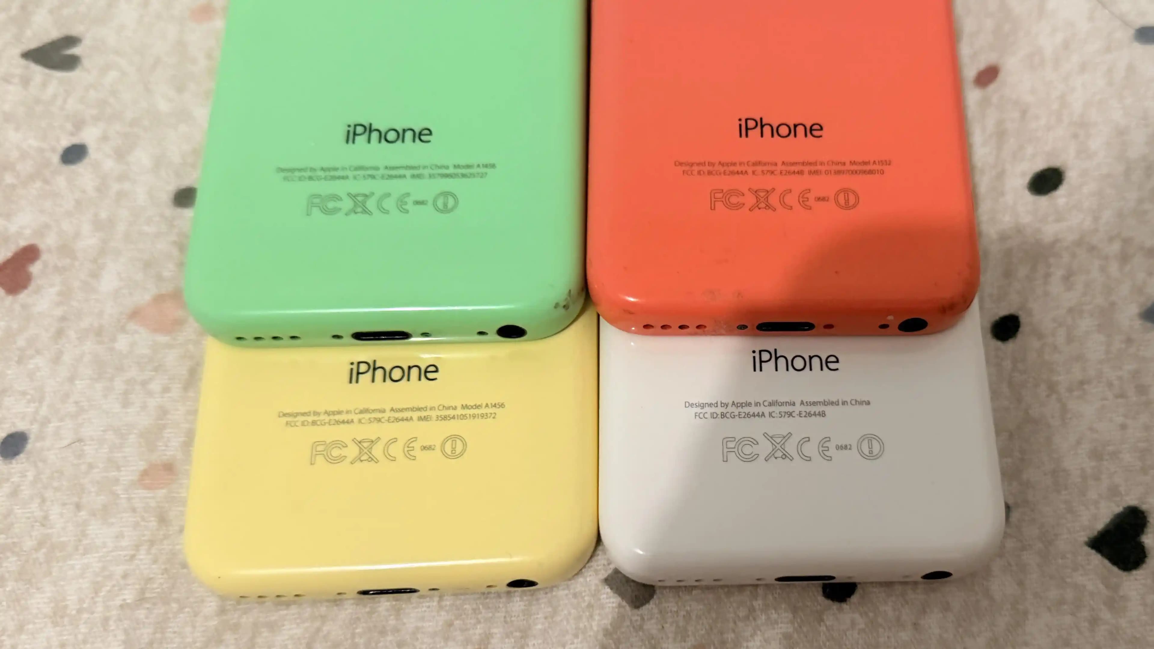 iPhone 5C Beyaz Model Arka Kapak Baskı Farklılıklarının Teknik Nedenleri ve Orijinallik İpuçları