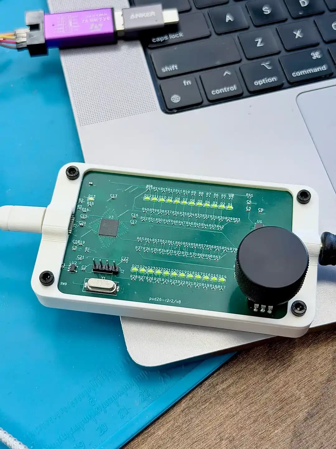 R2R DAC Teknolojisi ve LED Işıklarla Görselleştirilen Dijital-Analog Dönüştürücü Projesi