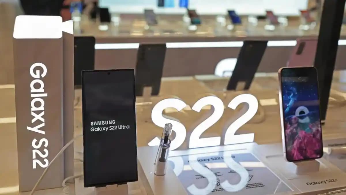 Samsung Galaxy S22 Yazılım Güncellemesi Anakart Hasarlarına Yol Açtı ve Sınıf Davası Başladı