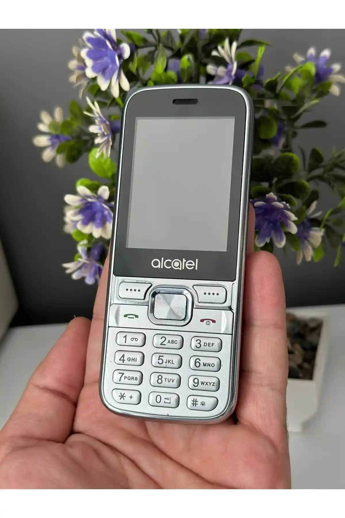 Alcatel ONE TOUCH PLUS Metal Kasa Kameralı Tuşlu Cep Telefonu: Uygun Fiyat ve Dayanıklılık