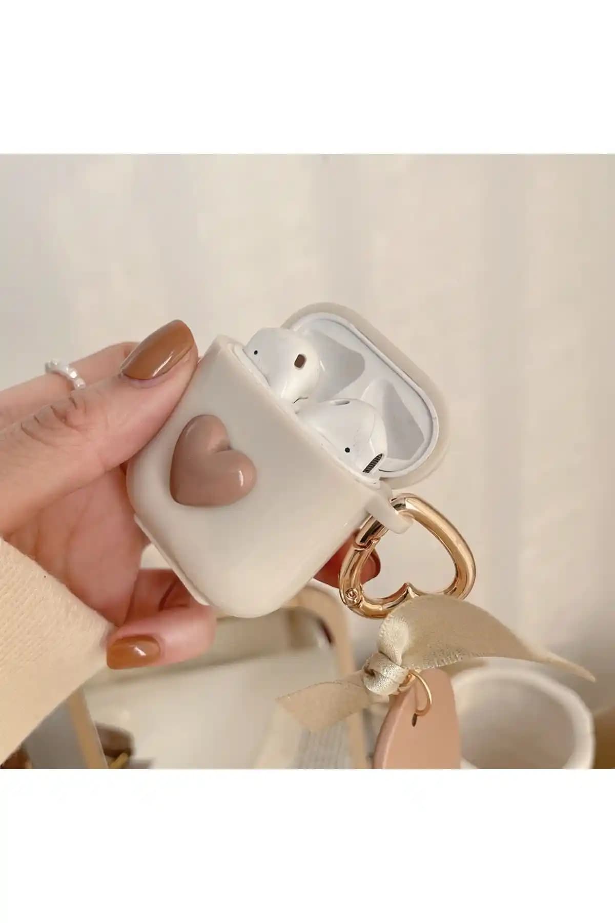 Apple Kulaklıklar İçin BURDEM ve Go Aksesuar Kılıf Karşılaştırması