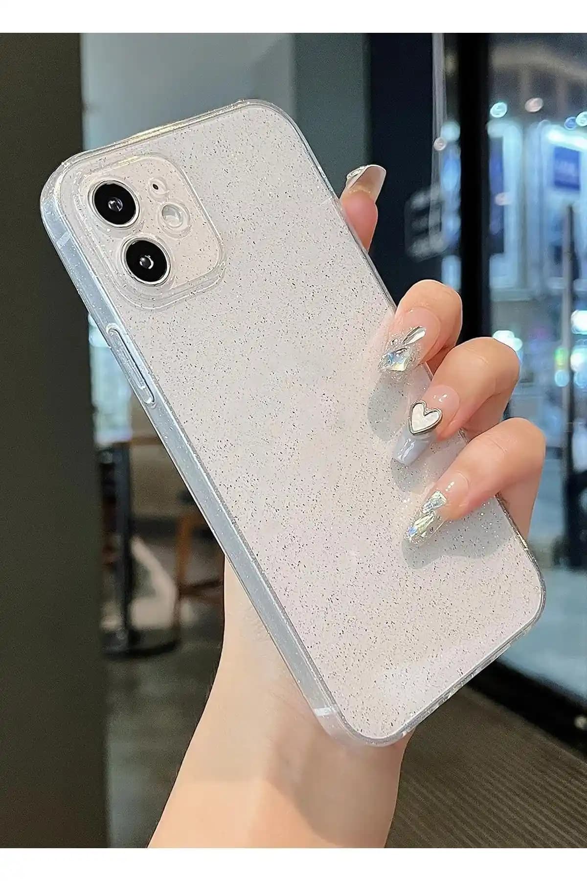 iPhone 11 için KVK PRİVACY ve mooodcase Şeffaf Kılıf Karşılaştırması