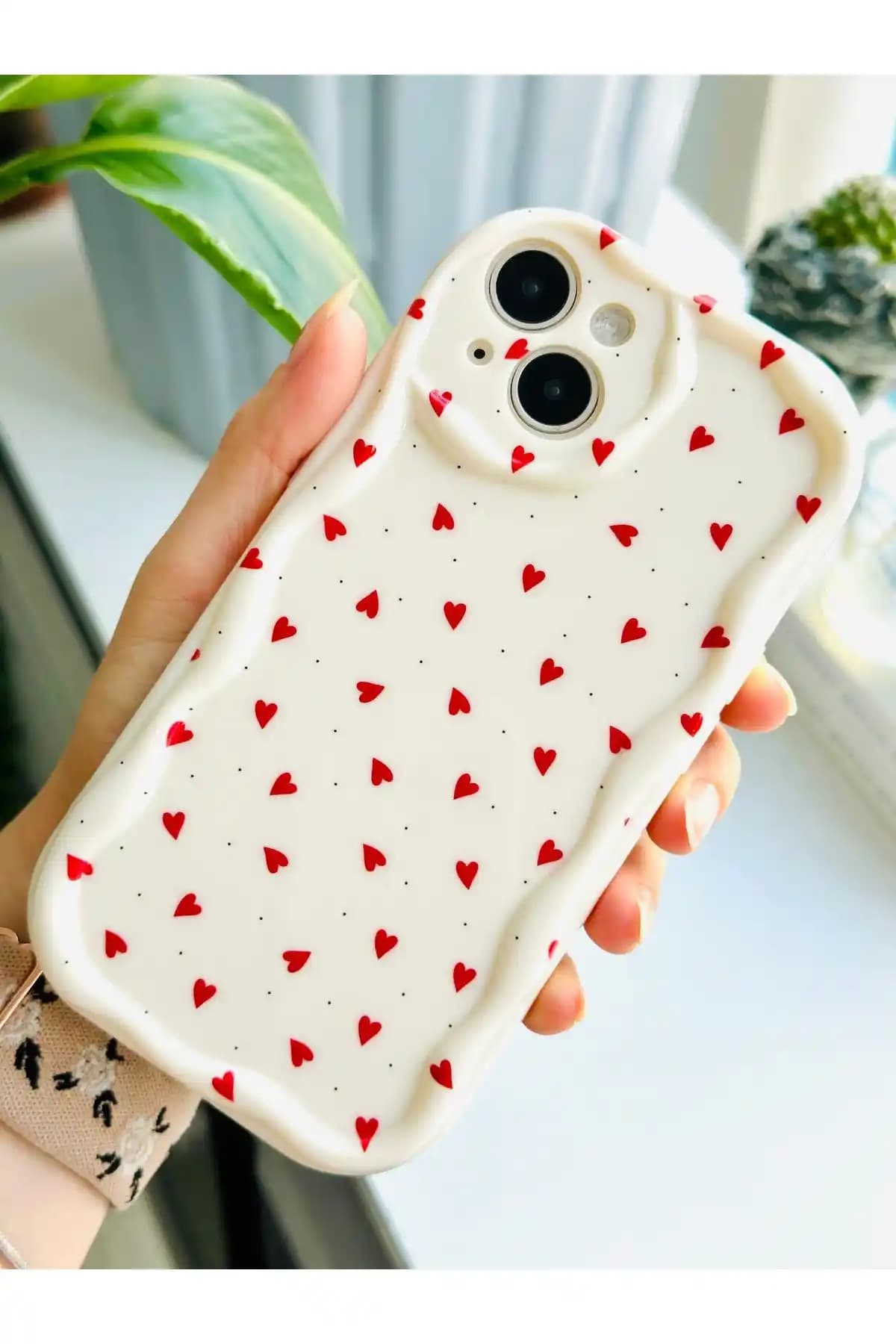 iPhone 14 Plus ve 15 Plus için Kılıf ve Ekran Koruyucu Karşılaştırması