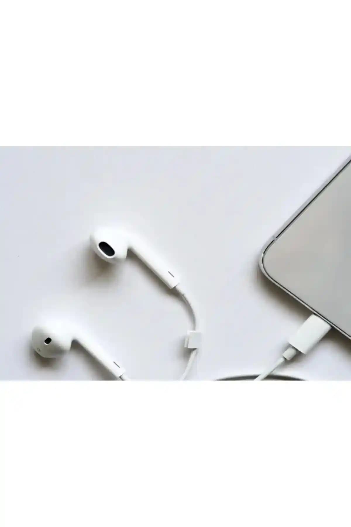 İki Popüler iPhone Uyumlu Kulaklık Modelinin Detaylı Karşılaştırması