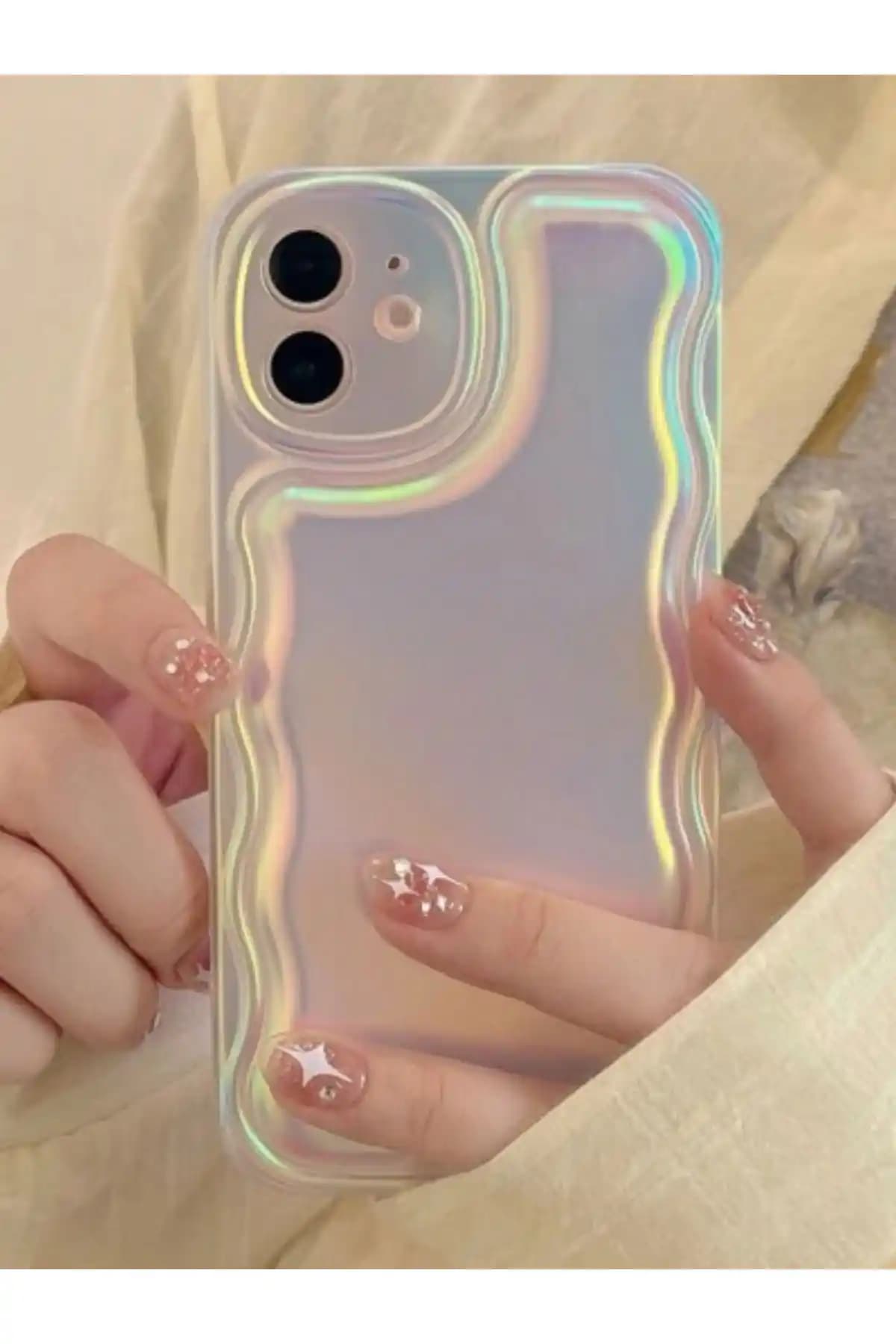 iPhone 11 için dayanıklı ve şık hologram desenli silikon kılıf seçimi