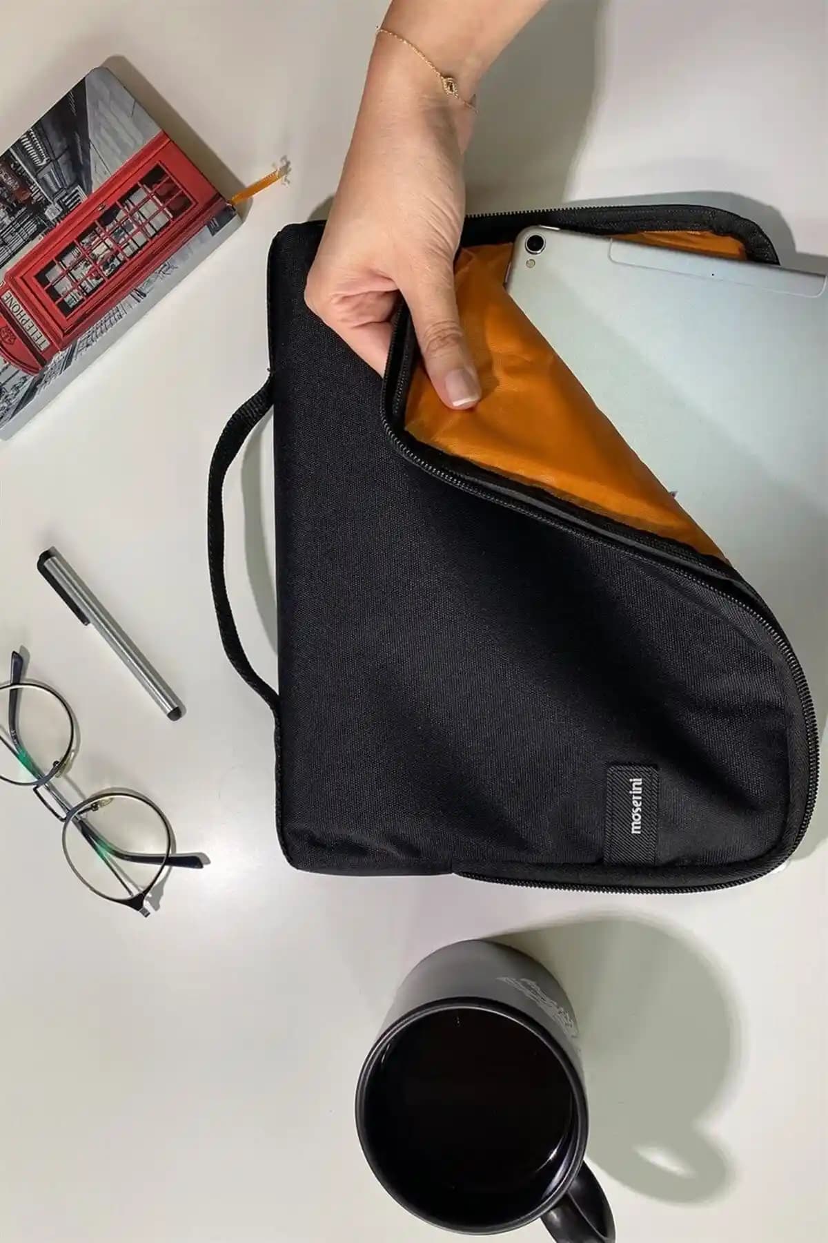 Moserini Siyah Smart Slim Tablet Çantası iPad Pro 11 2021 Uyumlu ve Dayanıklı Koruma