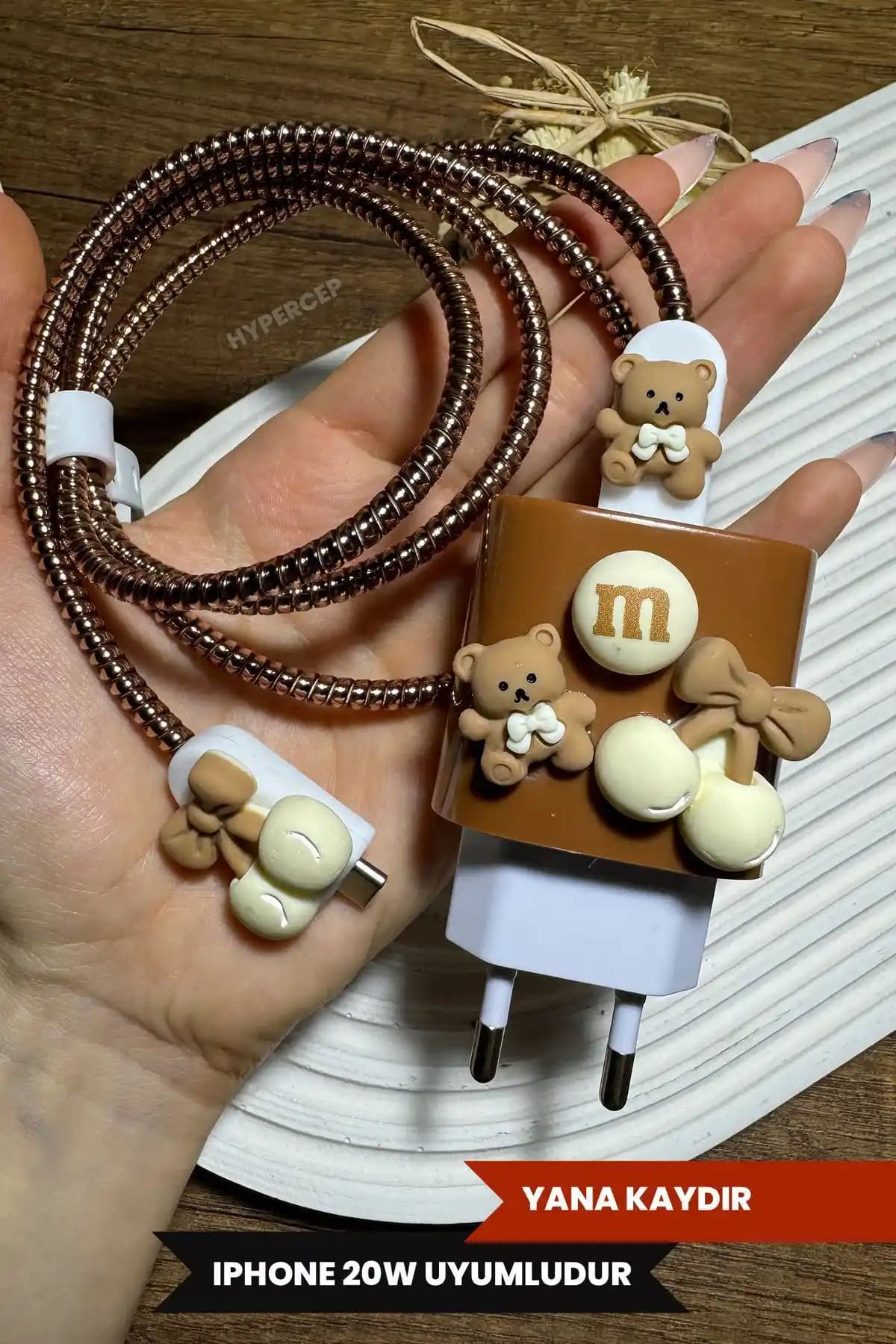 WANNA PROTECT iPhone Şarj Aleti Kılıfı Güvenlik ve Fonksiyonellik Sunan Modern Aksesuar