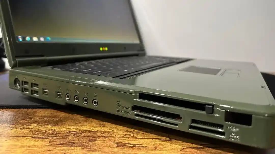 20 Yıl Önceki Alienware Dizüstü Bilgisayarın Donanım ve Bağlantı Noktaları İncelemesi
