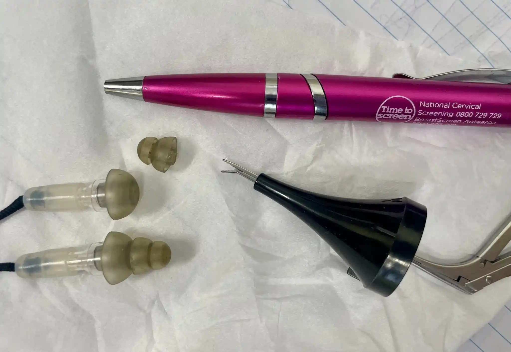 Derin Yerleştirilen IEM Kulaklık Uçlarının Riskleri ve Güvenli Kullanım Yöntemleri