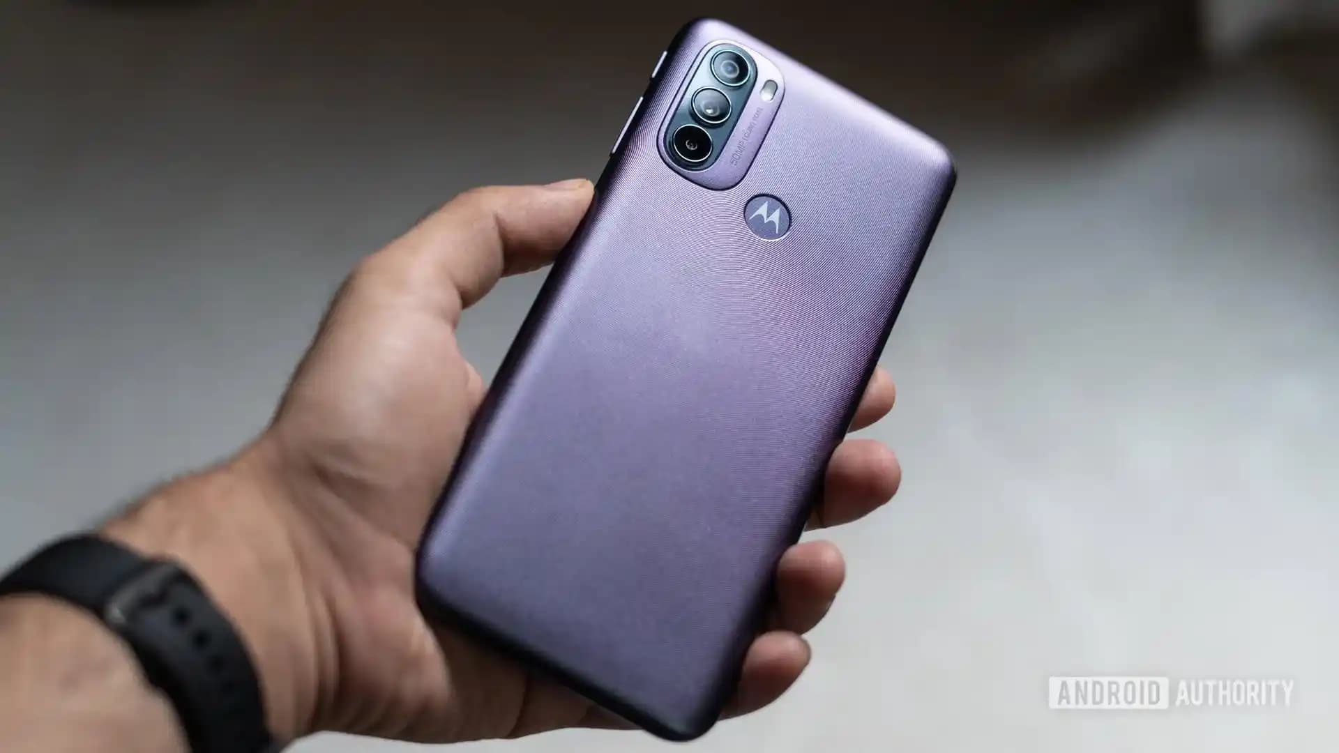 Motorola'nın Yazılım Güncellemeleri ve Avrupa Birliği Yasal Boşluklarının Etkisi