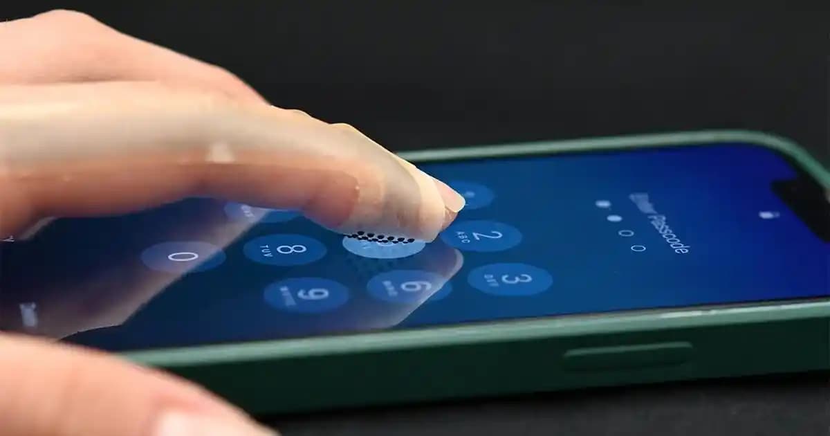 Parmak Ucu Giyilebilir Teknolojisi ile Sanal Dokulara Dokunma Deneyimi