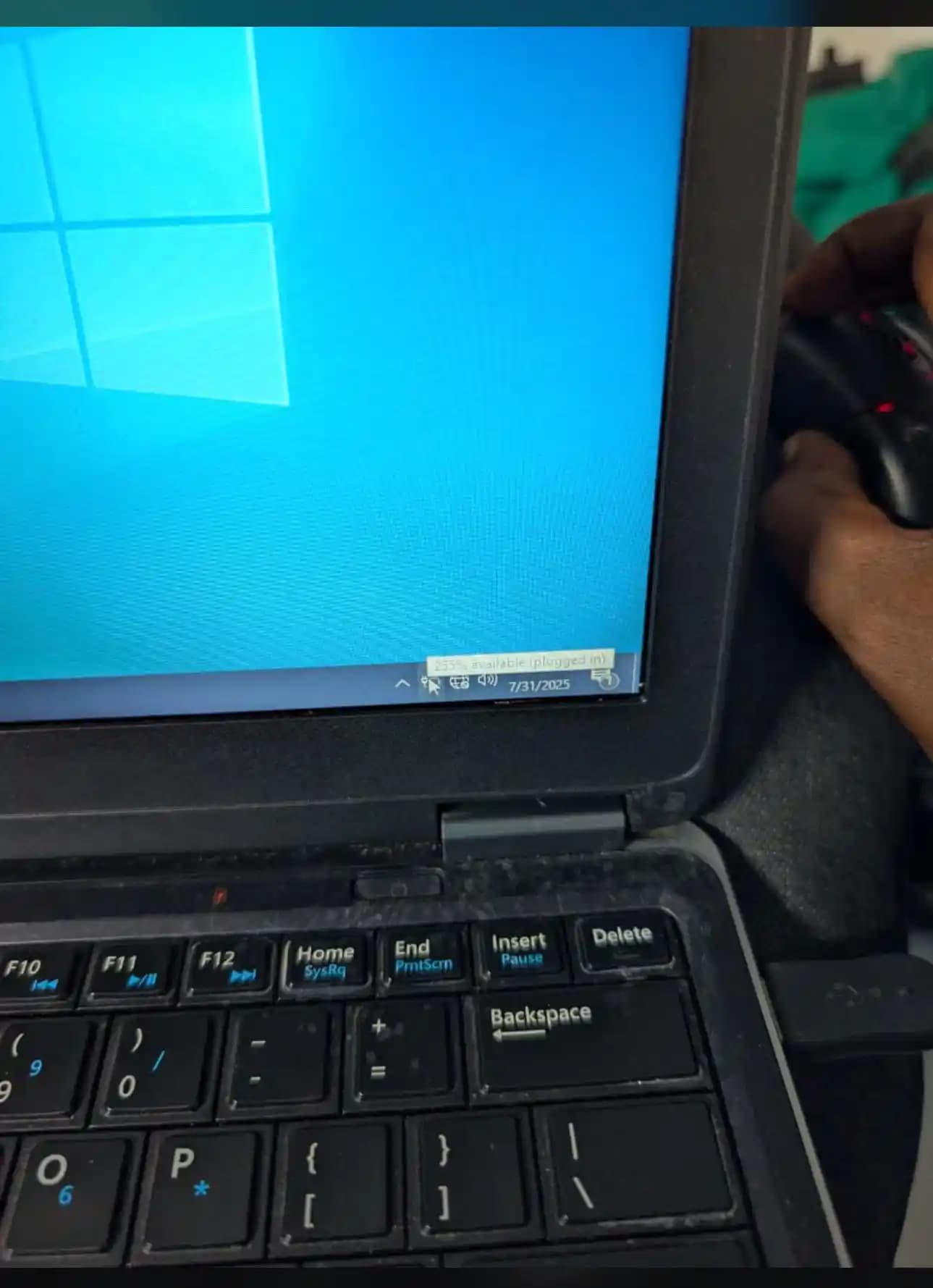 Dizüstü Bilgisayar Batarya Şarj Göstergesinde 255% Değerinin Teknik Analizi ve Nedenleri