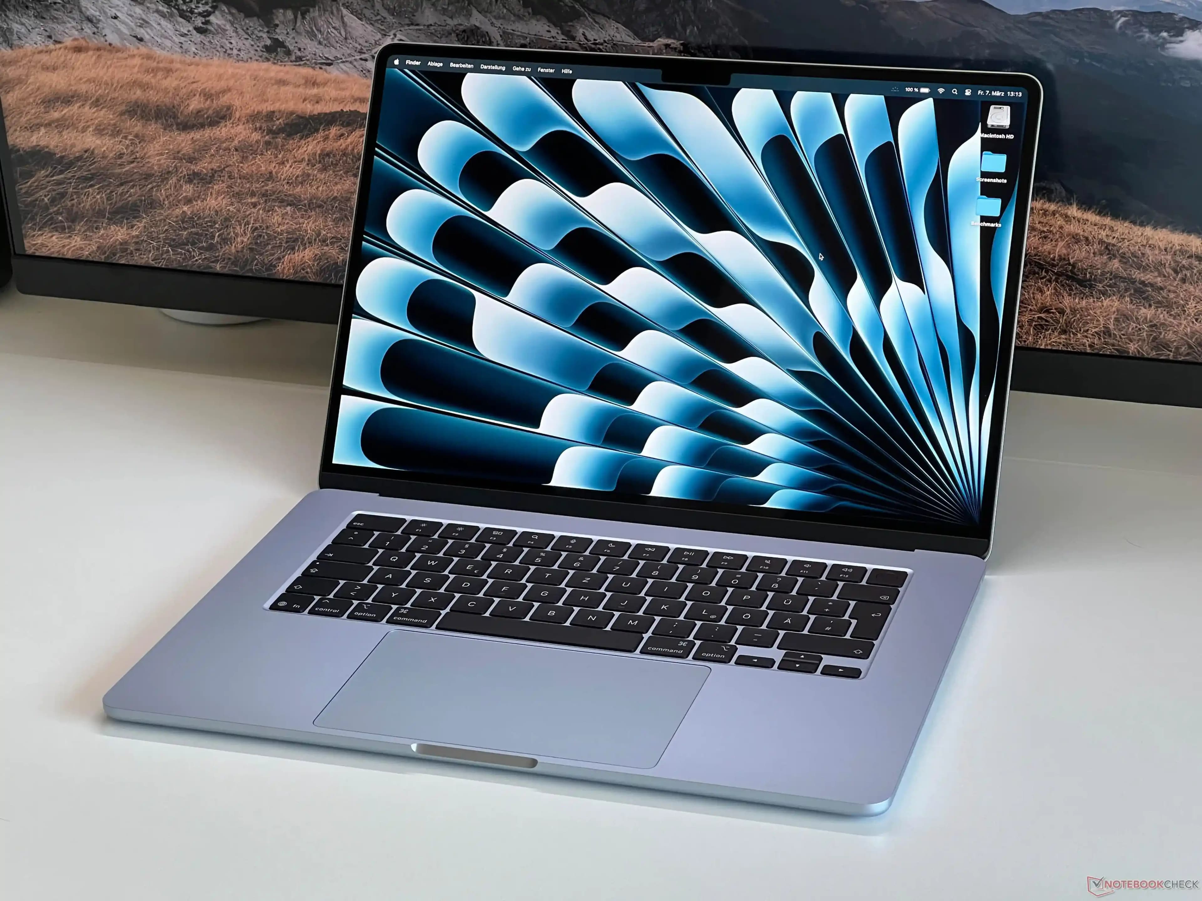Apple MacBook Air 15 M5 İncelemesi: Fansız Tasarım ve Yüksek Performansın Detayları