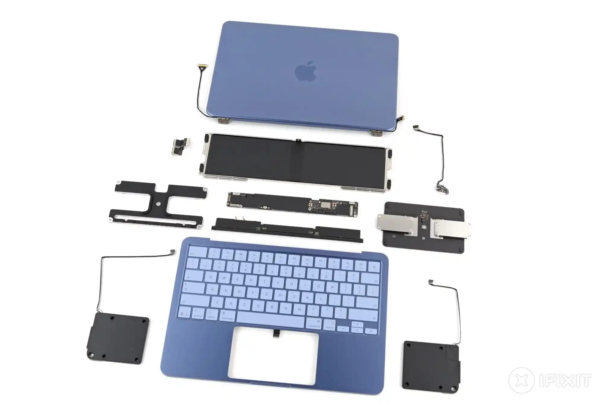 iFixit'in MacBook Neo İncelemesi: 14 Yılın En Tamir Edilebilir MacBook Modeli