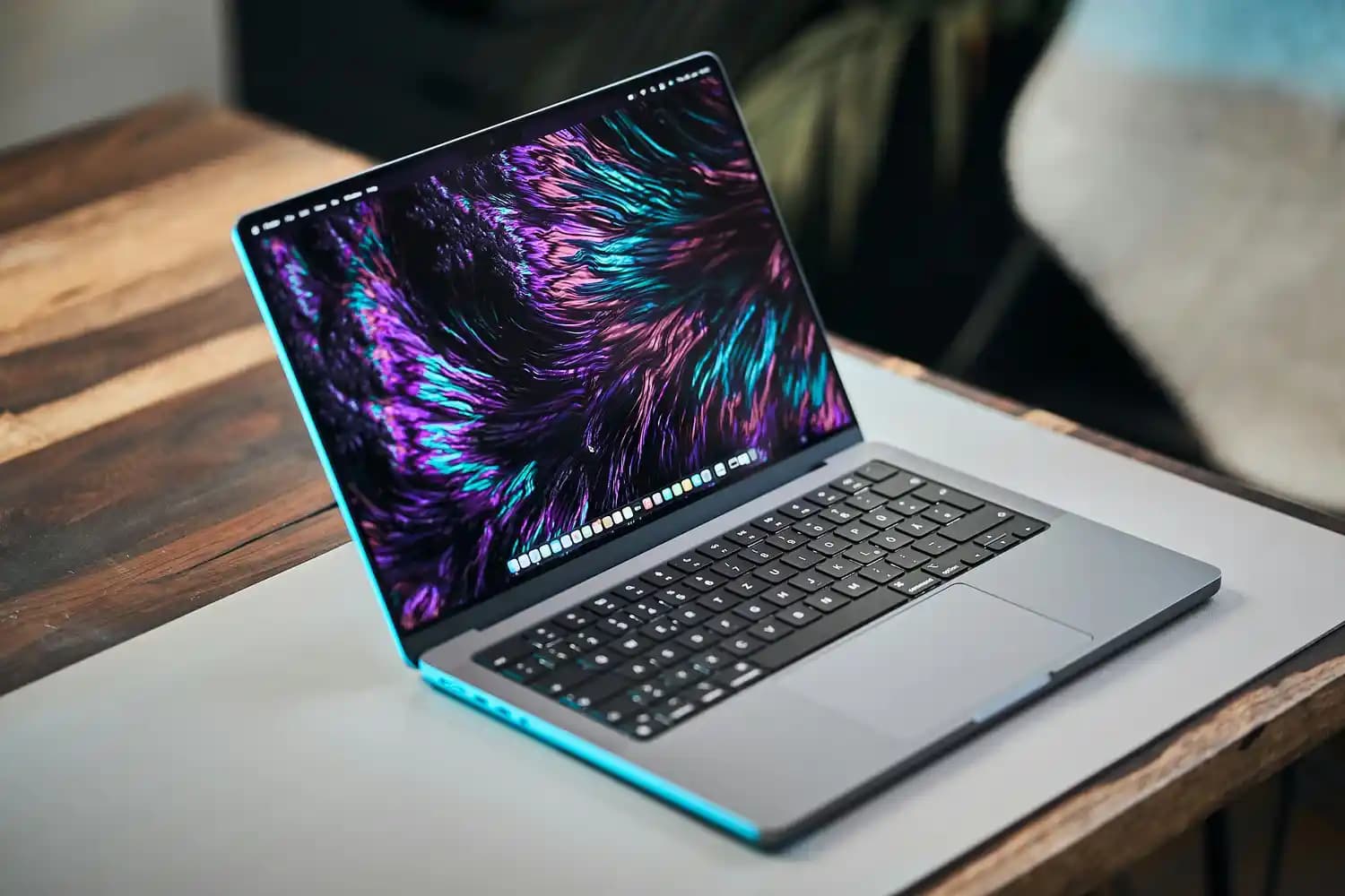 MacBook Neo Klavyesi: Üst Kasadan Bağımsız Değiştirilebilirlik ve Onarım Kolaylığı