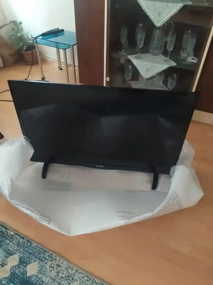 104 inç ekran TV ile evinizde sinema deneyimini en üst seviyeye taşıyın