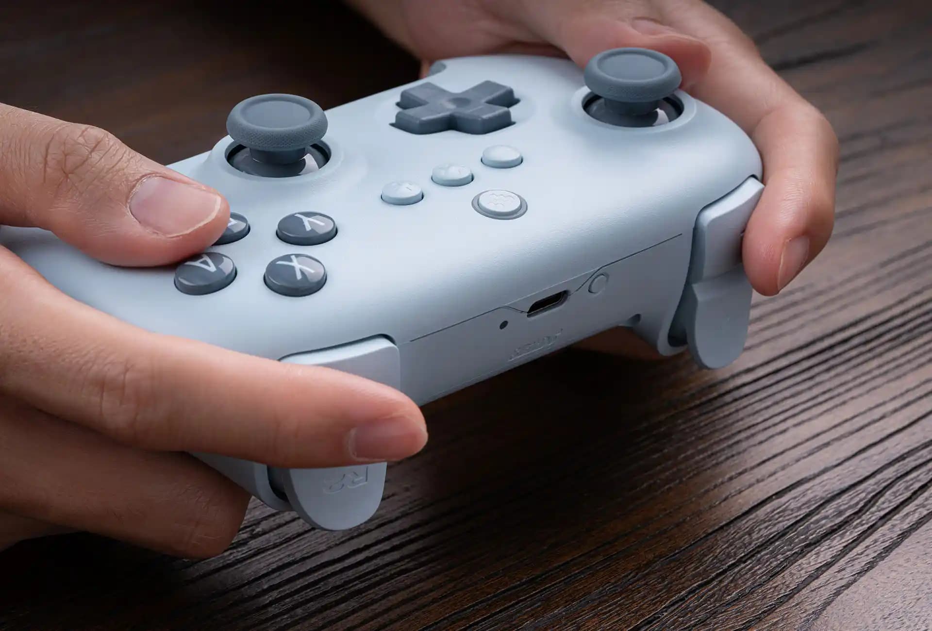 8BitDo Ultimate Kontrolcü ile Oyun Deneyiminizi Bir Üst Seviyeye Taşıyın