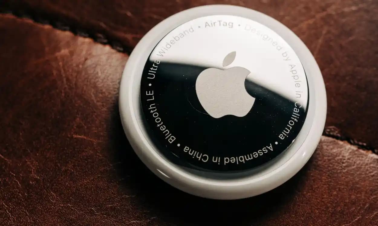 Apple AirTag: Güvenli ve Entegre İzleme Çözümünü Sunan Akıllı Cihaz