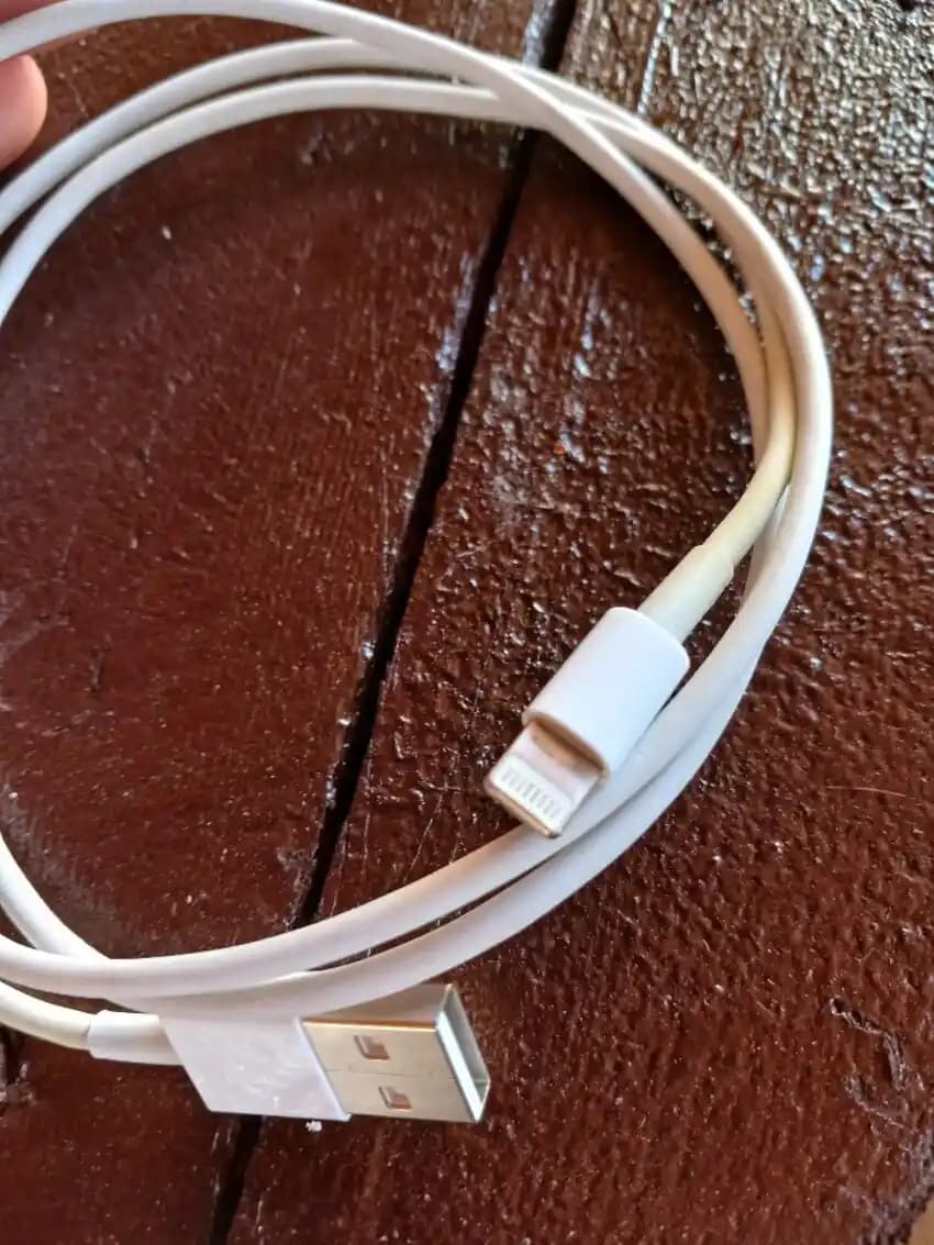 Apple Ara Kablosu: Yüksek Kalite ve Güvenilirlik Sunan En İyi Bağlantı Çözümü