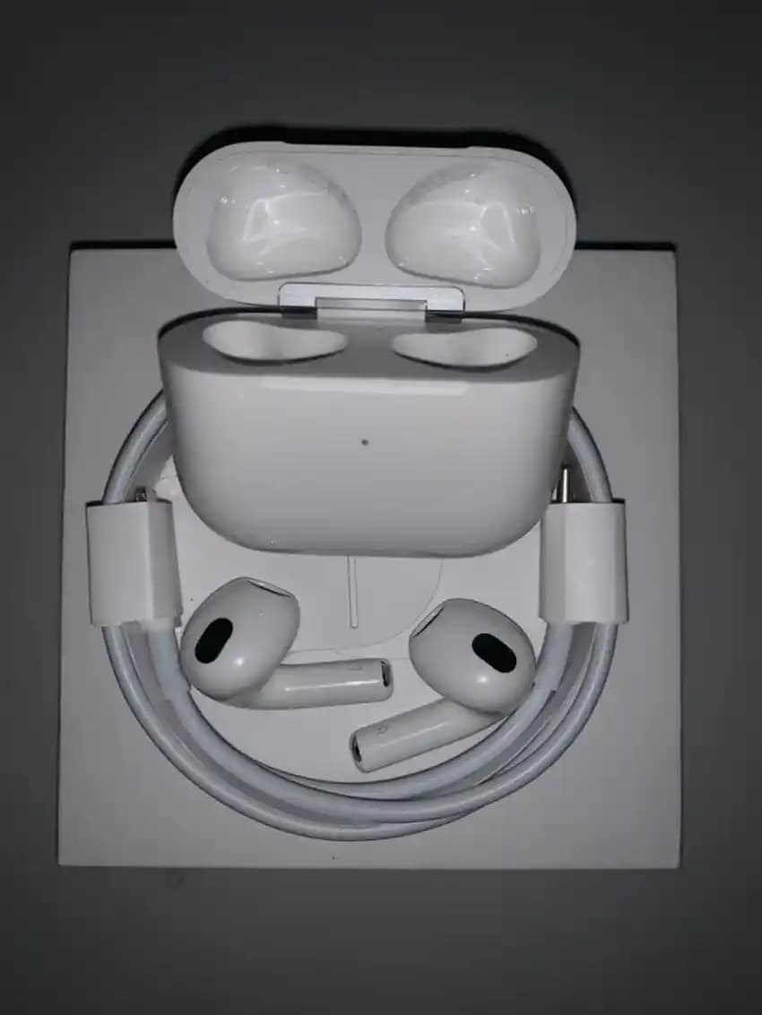 Apple Orijinal Kulaklıklar: Yüksek Ses Kalitesi ve Güvenilirlik İçin En İyi Seçenekler