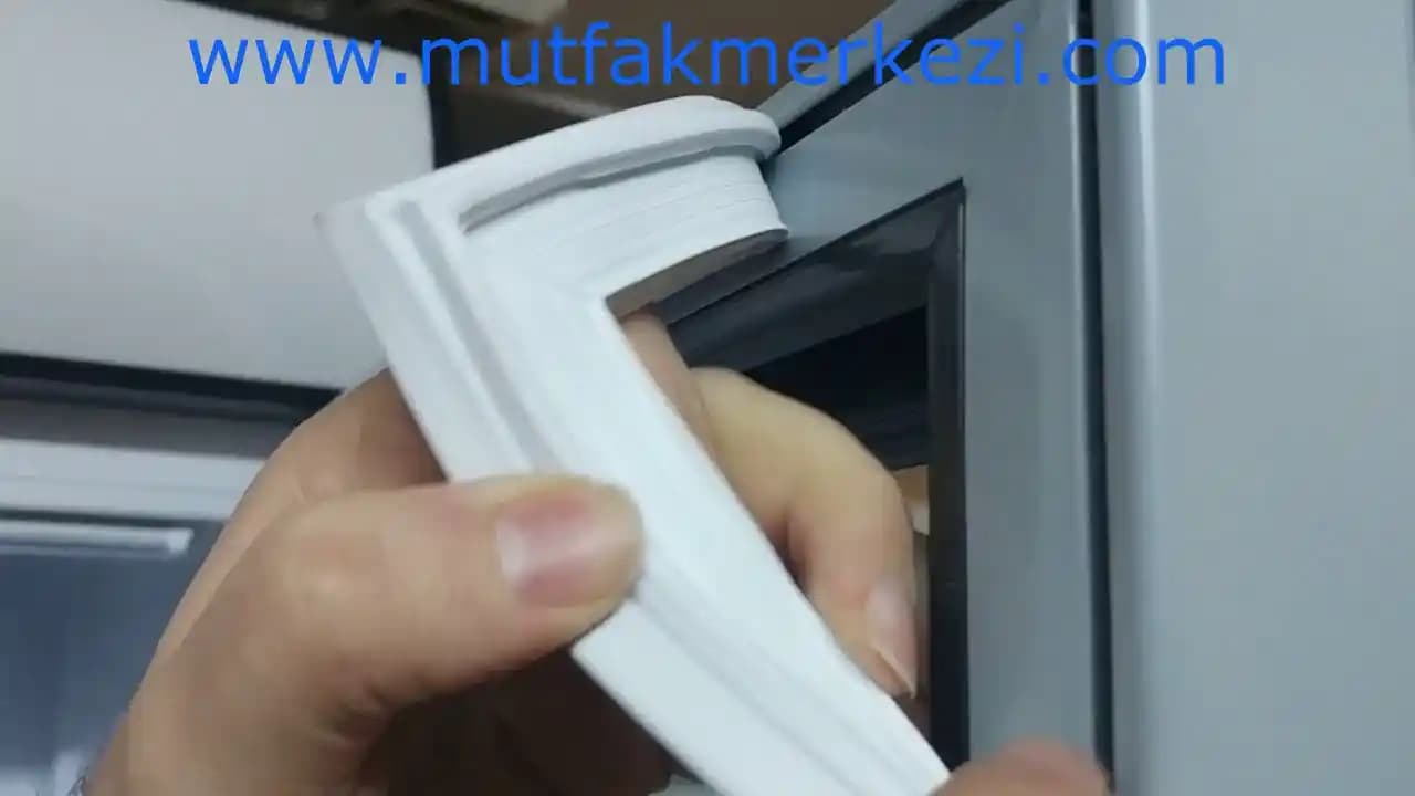 Buzdolabı Lastik Değişimi ve Bakımı: Enerji Verimliliği İçin Temel Bilgiler