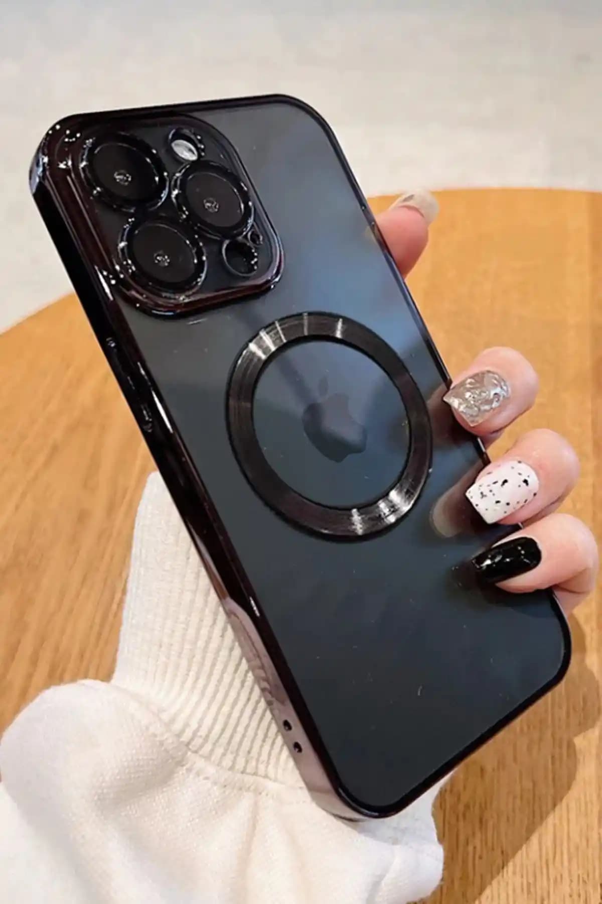 iPhone 12 Pro Max için koruyucu ve şık kılıf seçenekleri ve trendler