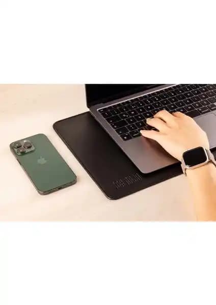 Los Caja 13 İnç Vegan Deri Laptop Kılıfı Şıklık ve Koruma Sunar