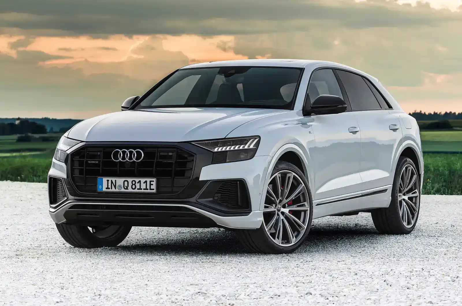 2026 Audi Q8: Lüks ve Performansın Zirvesinde Modern SUV Modeli