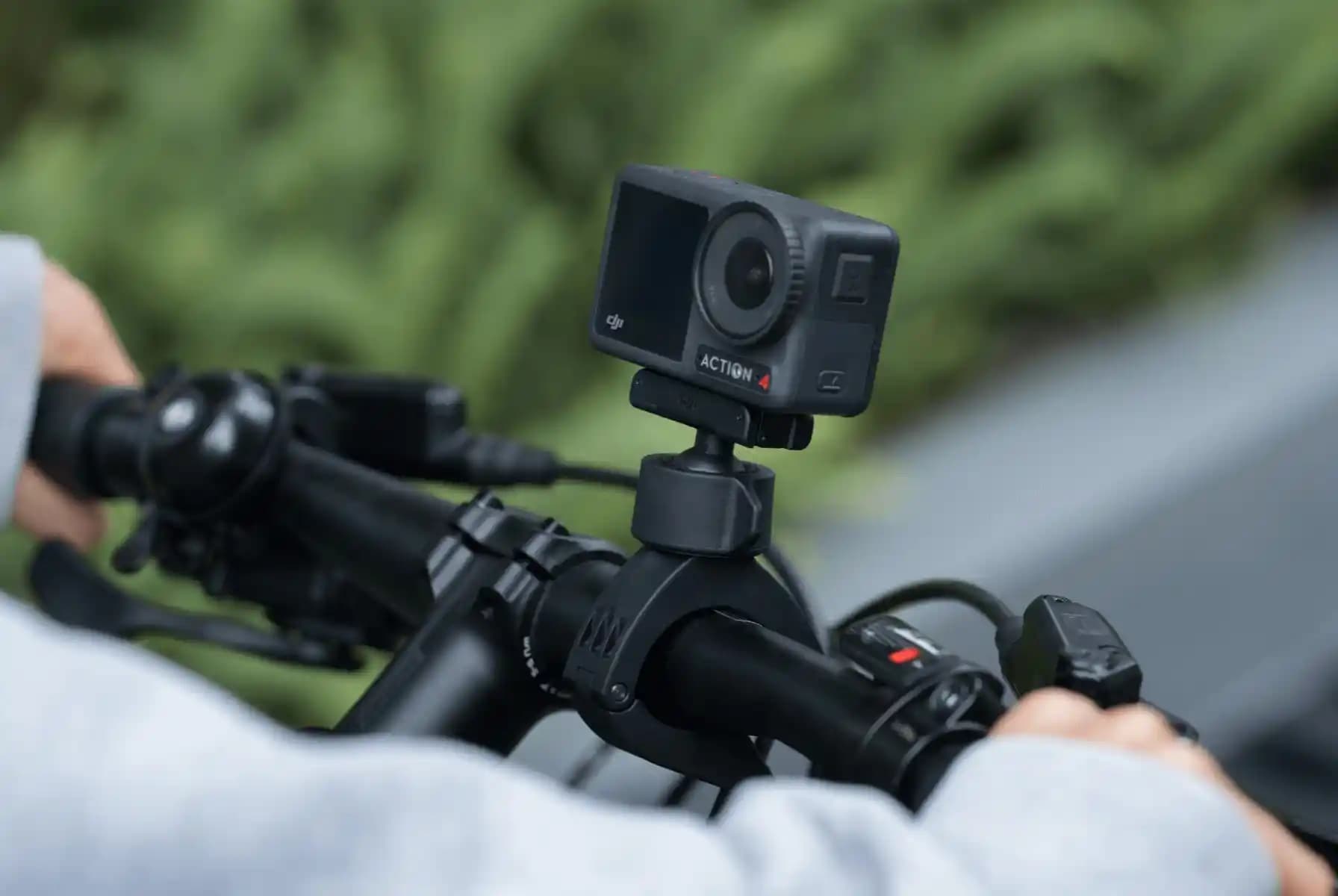 DJI Osmo 4: Profesyonel Video Çekimi İçin Taşınabilir ve Kullanımı Kolay Stabilizatör