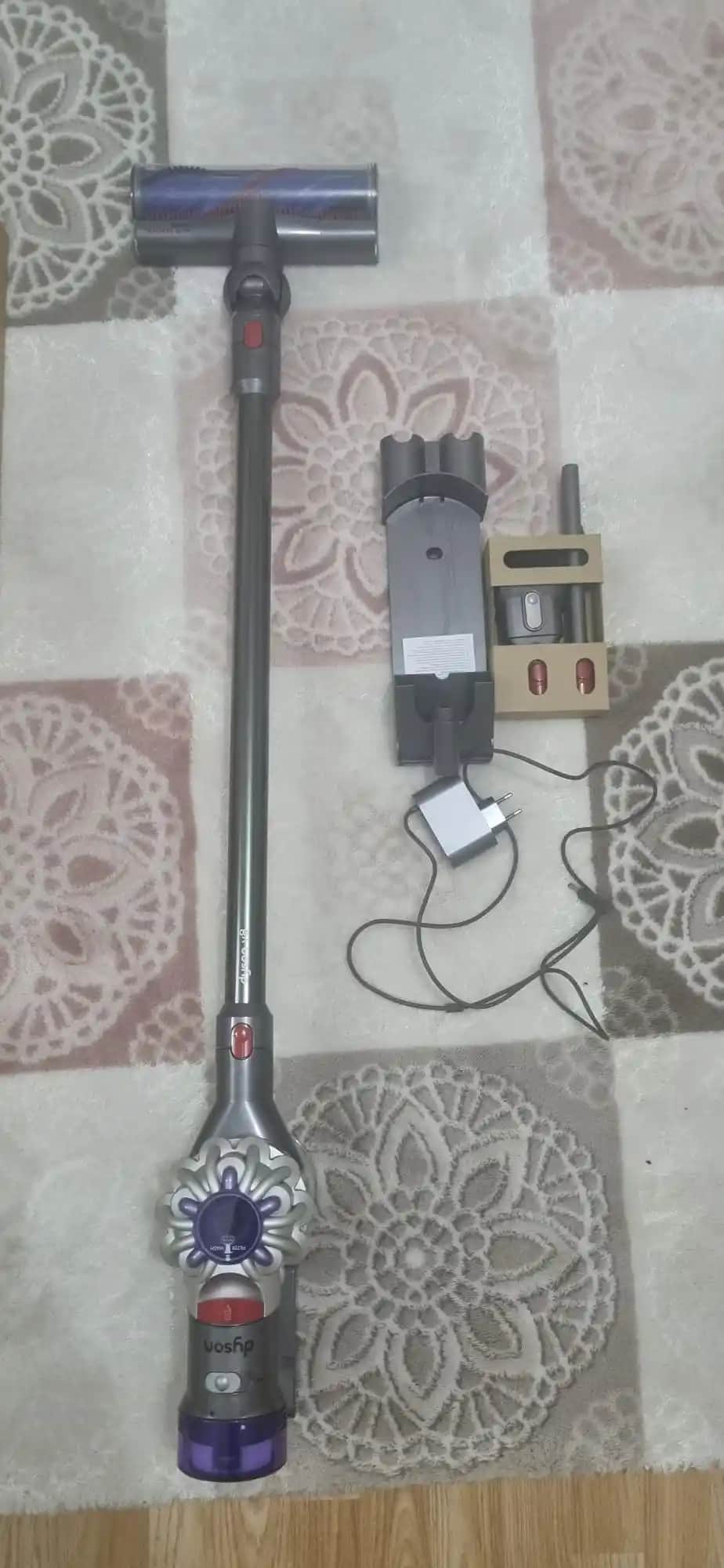 Dyson V8 Kablosuz Süpürge Özellikleri ve Kullanım Avantajları