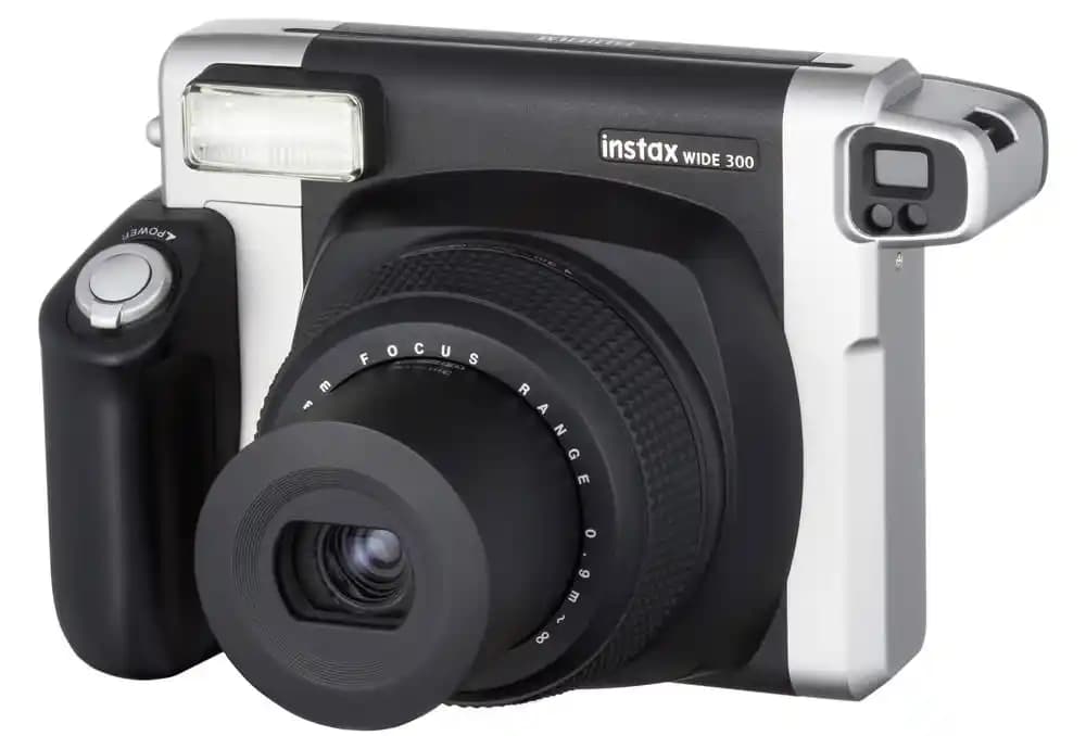 Fujifilm Instax Wide 300: Geniş Formatlı Anlık Fotoğraf Makinesi Özellikleri ve Kullanım Avantajları