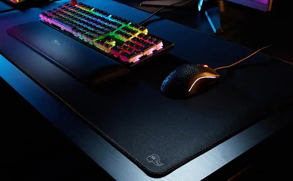 Glorious Marka Mouse Pad ile Oyun ve Çalışma Ortamında Üstün Performans Sağlayın