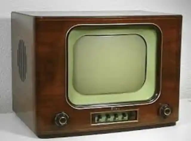 İlk Televizyonun Kökenleri ve Günümüz Teknolojileri Arasındaki Farklar