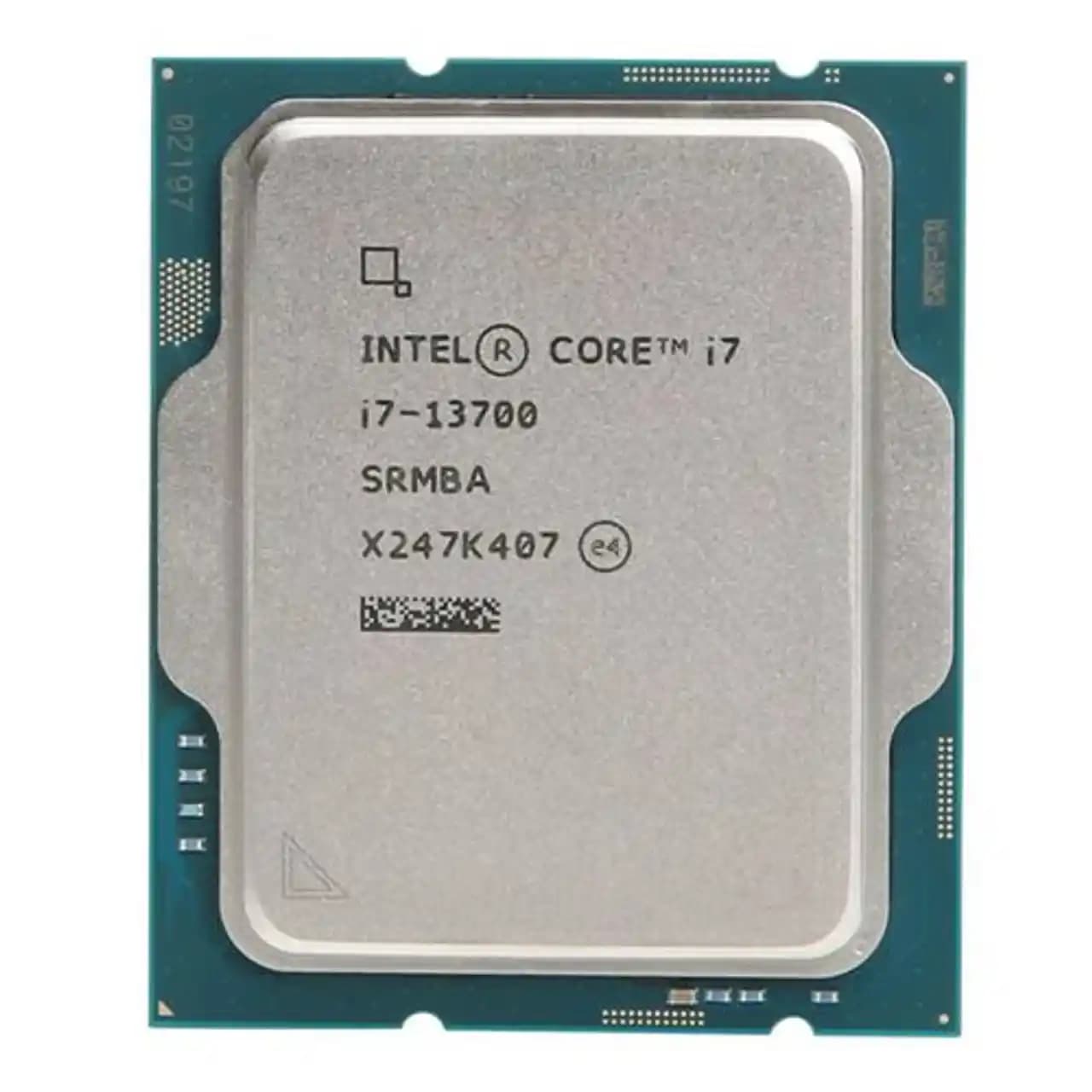 Intel Core i7-13700 İşlemcisi: Yüksek Performans ve Verimlilik Sunan Yeni Nesil İşlemci