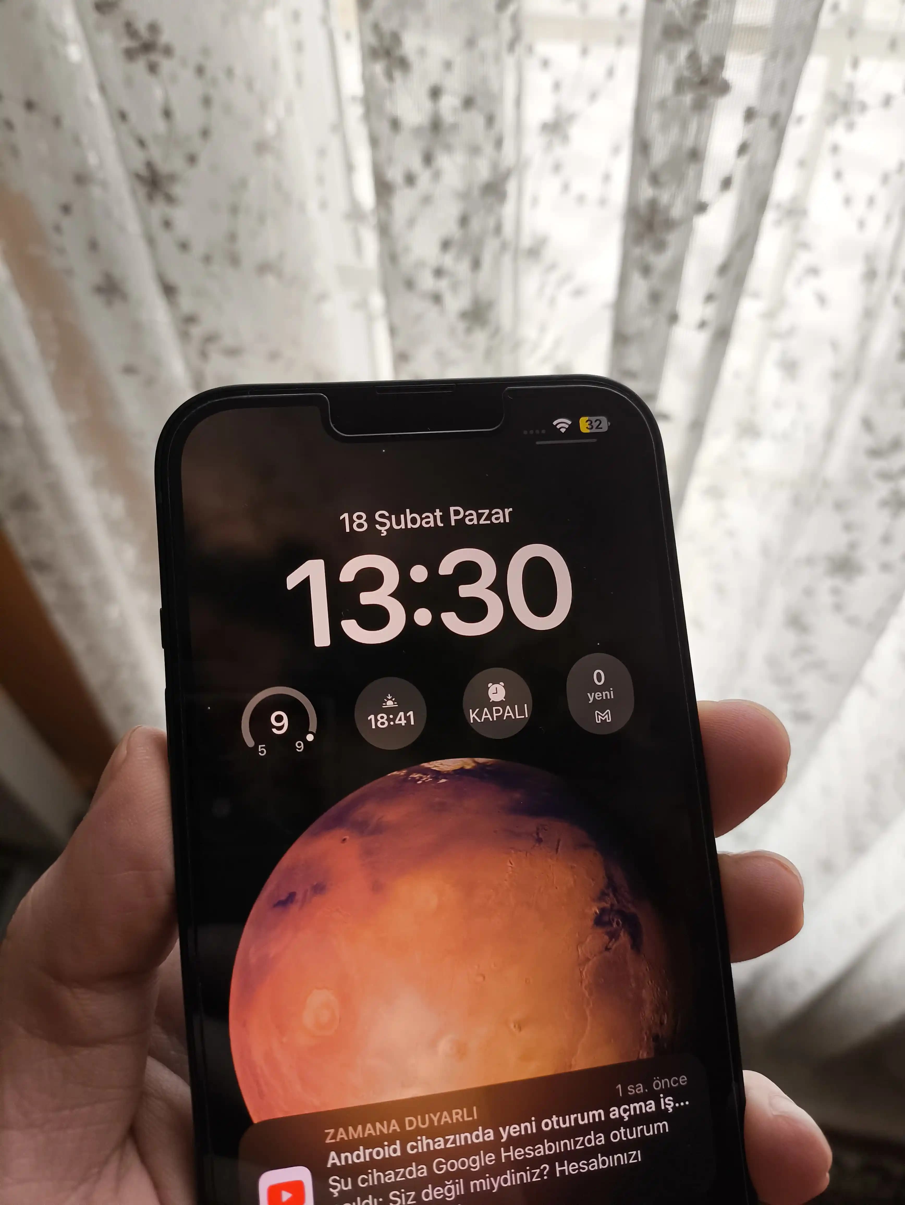 iPhone 13 Gece Yarısı Renk Seçeneği ve Yenilikleriyle Modern Akıllı Telefon Deneyimi