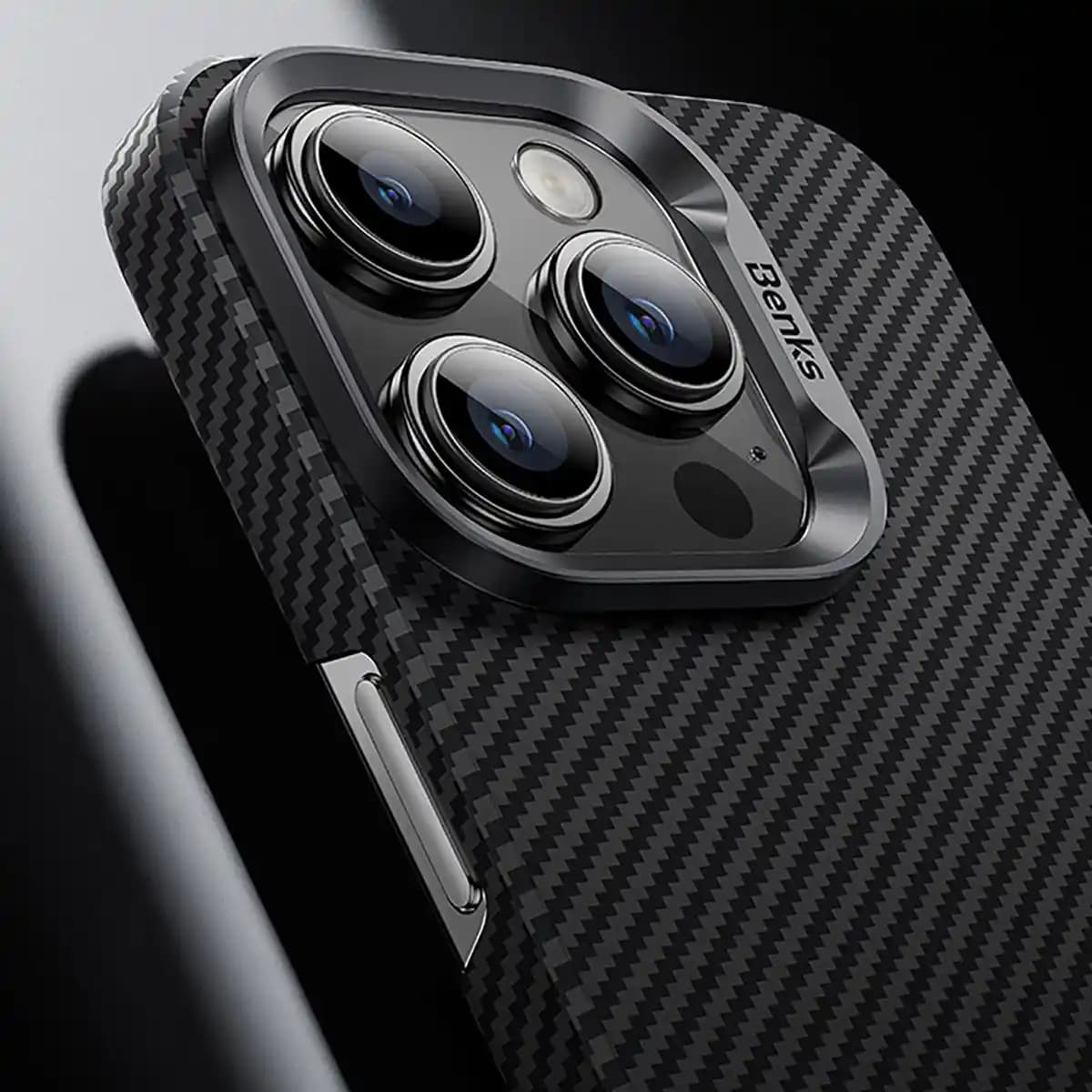 iPhone 15 Pro Max için en iyi kılıf seçimleri ve güncel trendler