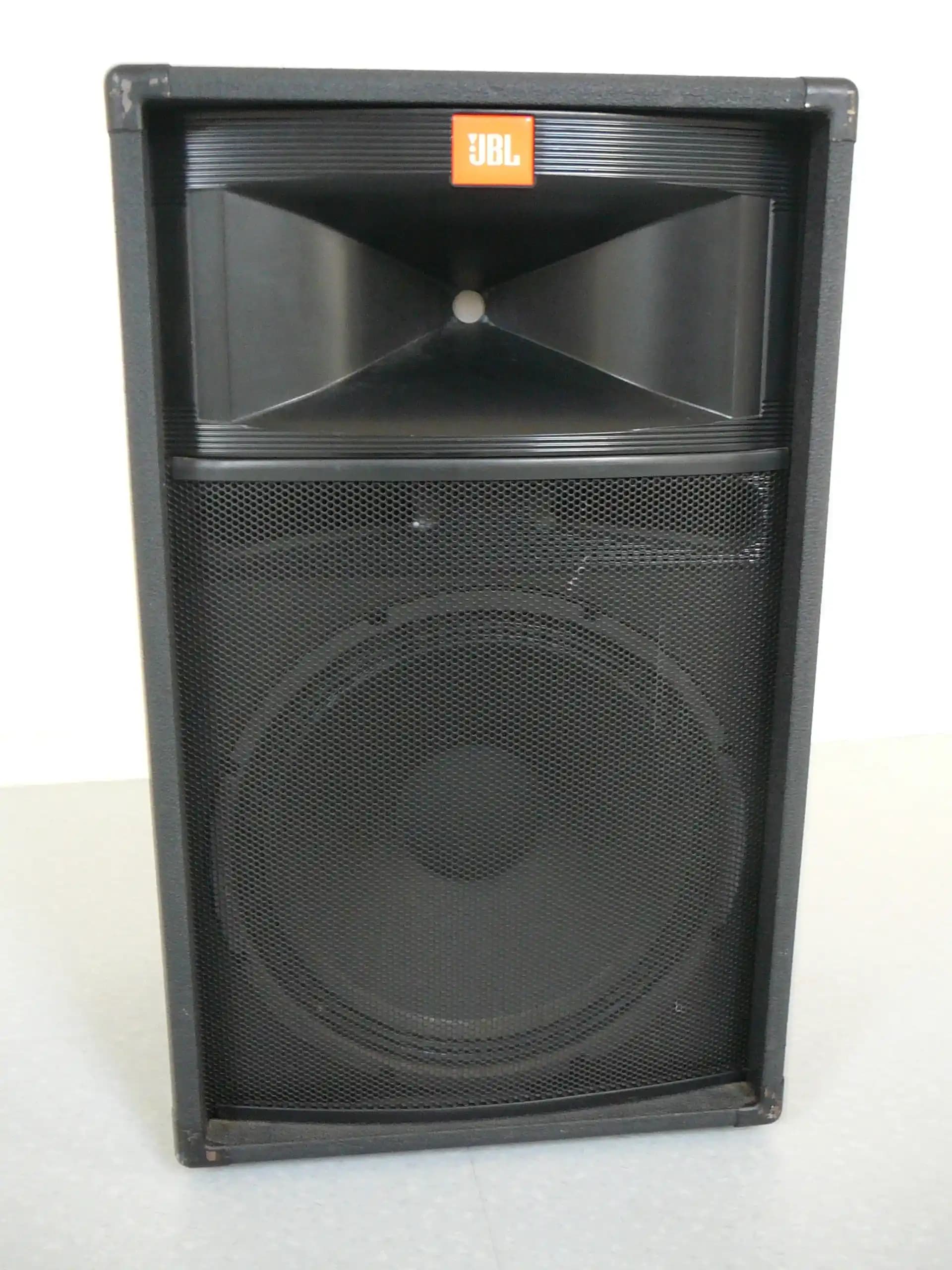 JBL TR Serisi Profesyonel Ses Sistemlerinde Güç ve Kalitenin Temsilcisi