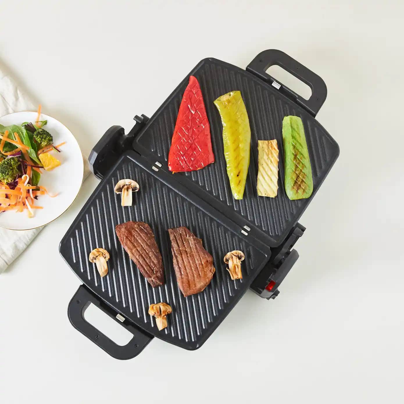 Karaca Future Essential Tost Makinesi: Modern ve Pratik Mutfak Teknolojisinin En Güçlü Yardımcıları