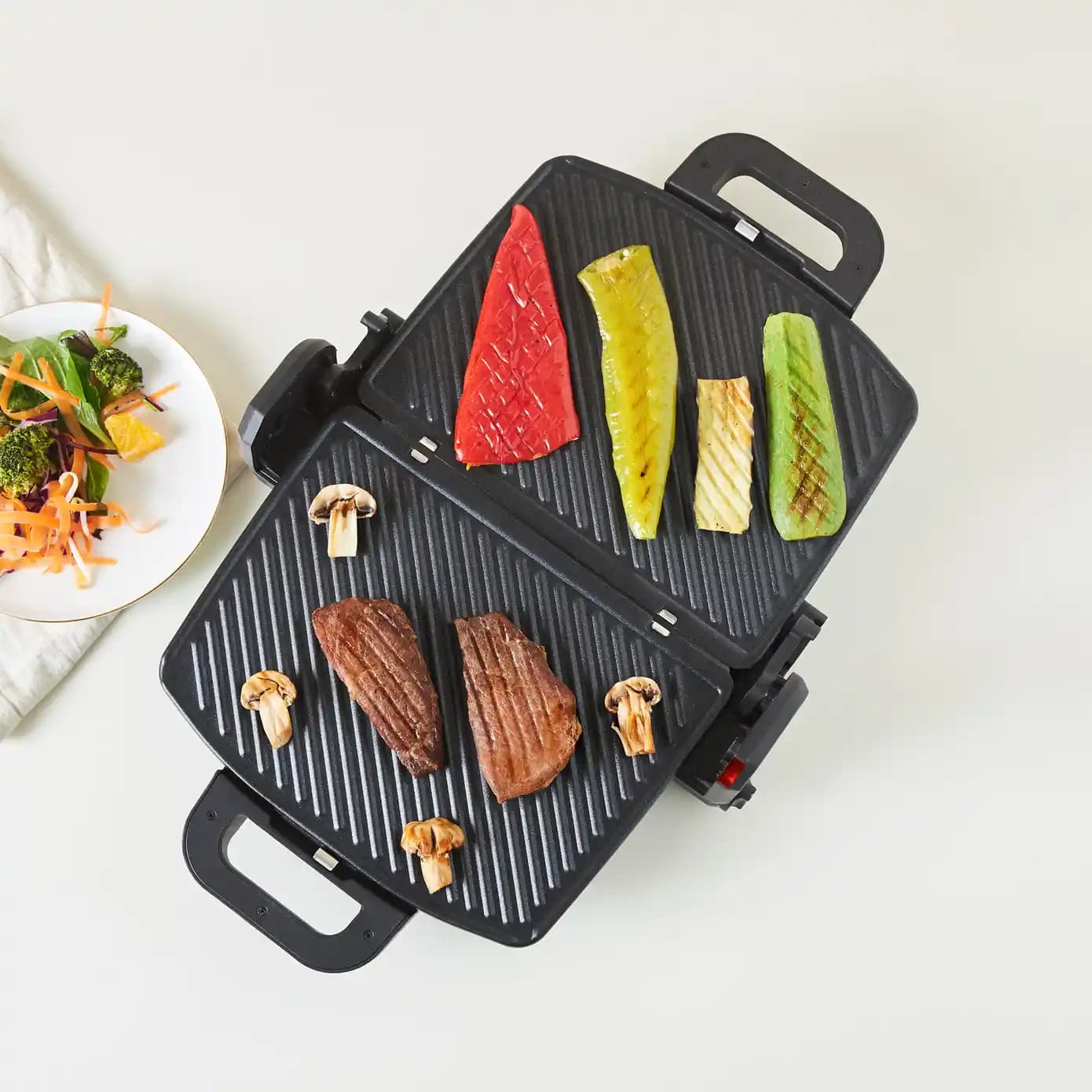 Karaca Future Essential Tost Makinesi: Modern ve Pratik Mutfak Teknolojisinin En Güçlü Yardımcıları