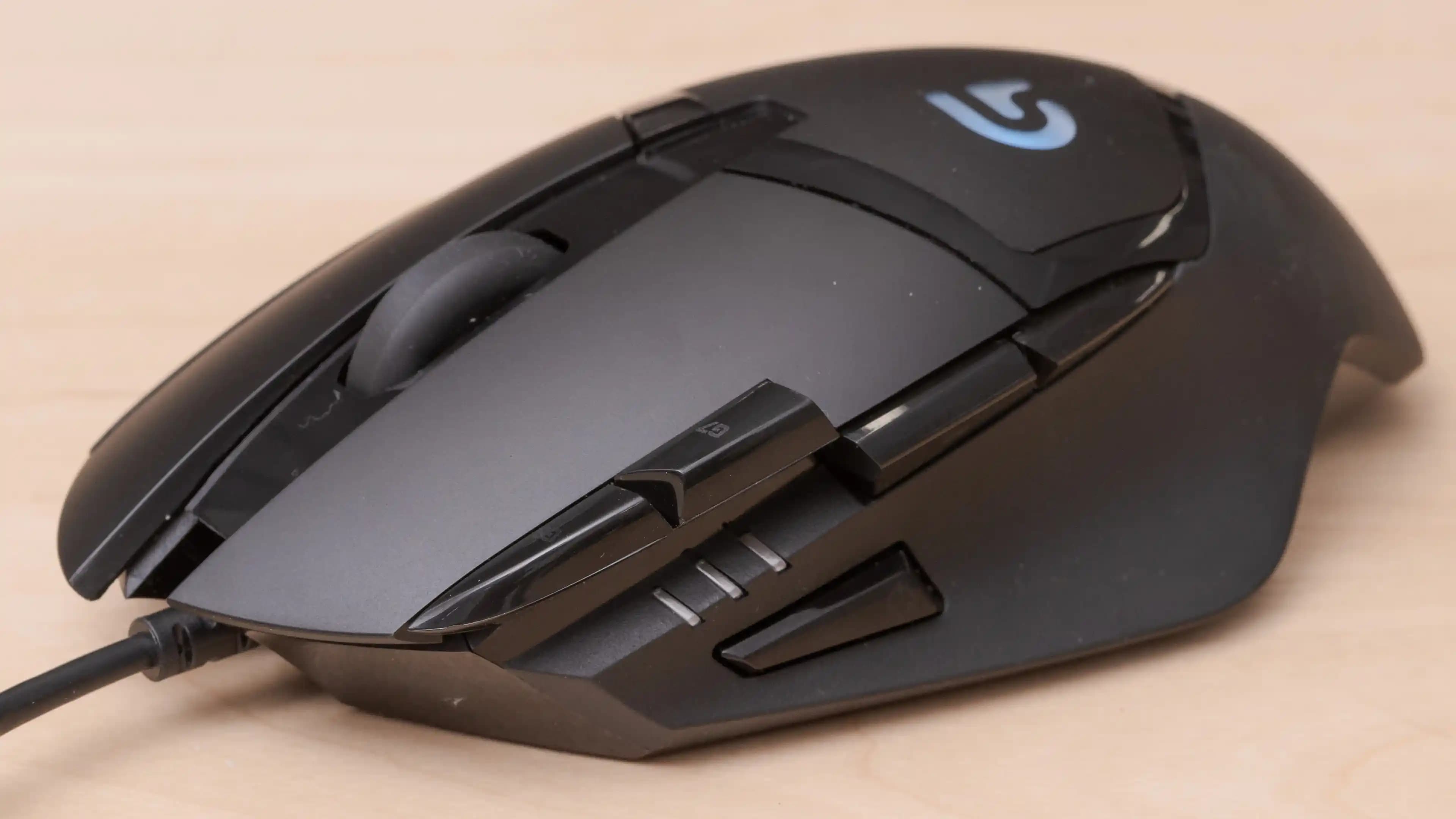 Logitech G402 Hyperion Fury: Yüksek Performanslı Oyun Faresi İncelemesi ve Özellikleri