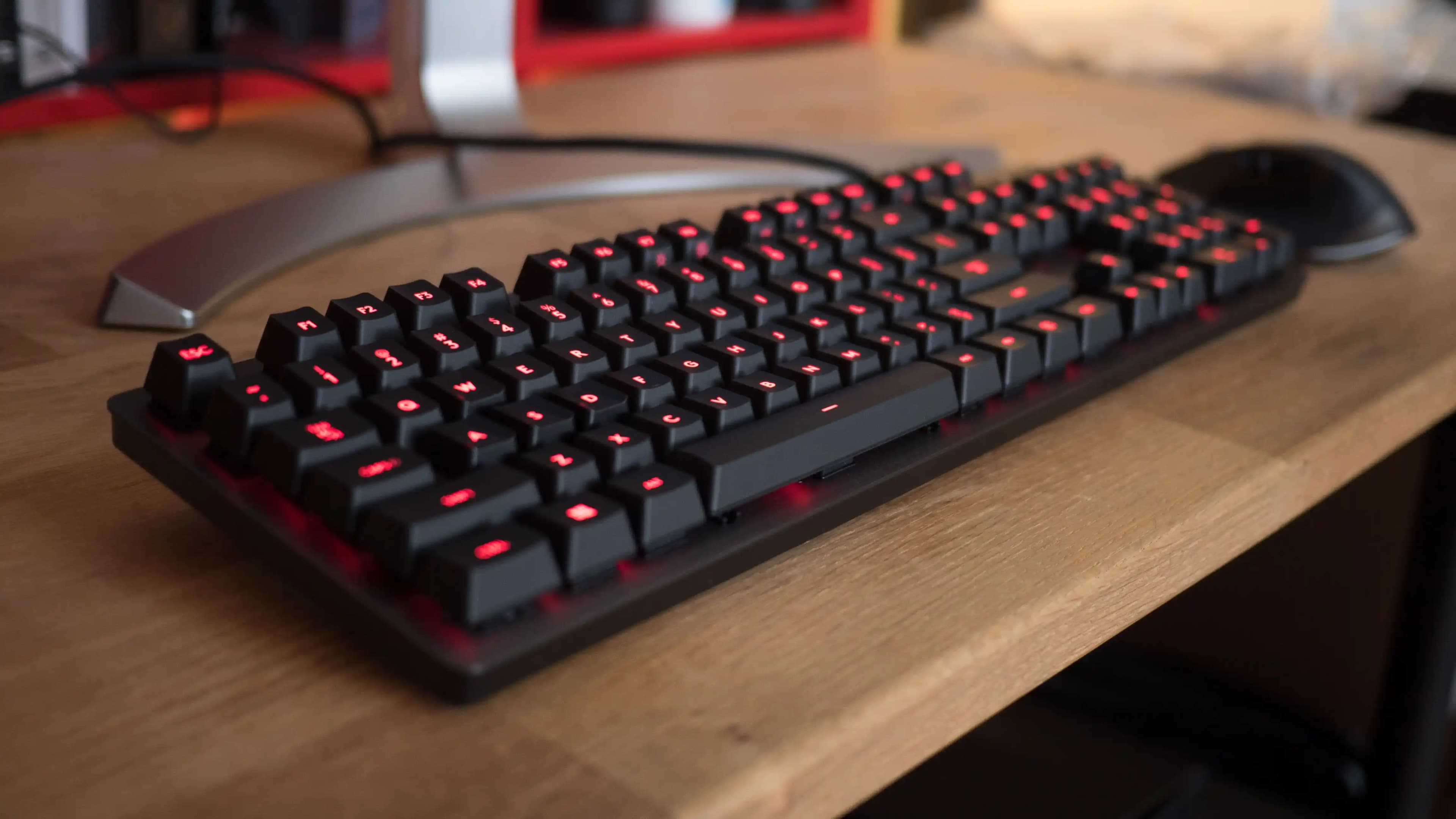 Logitech G413 Oyun Klavyesi: Dayanıklı ve Yüksek Performanslı Mekanik Klavye