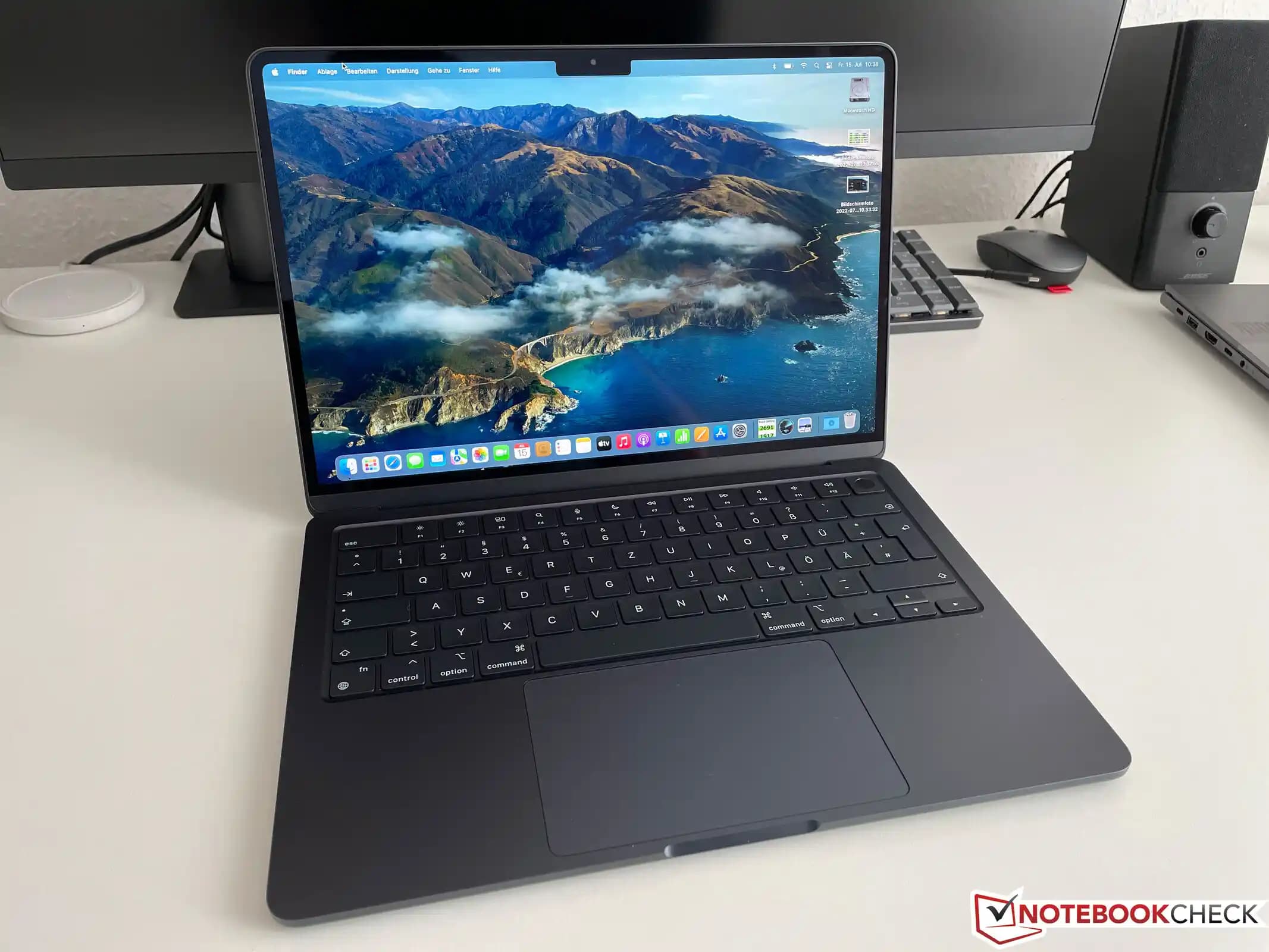 MacBook Air M2 16GB 256GB: Yüksek Performans ve Şık Tasarımın Buluşması