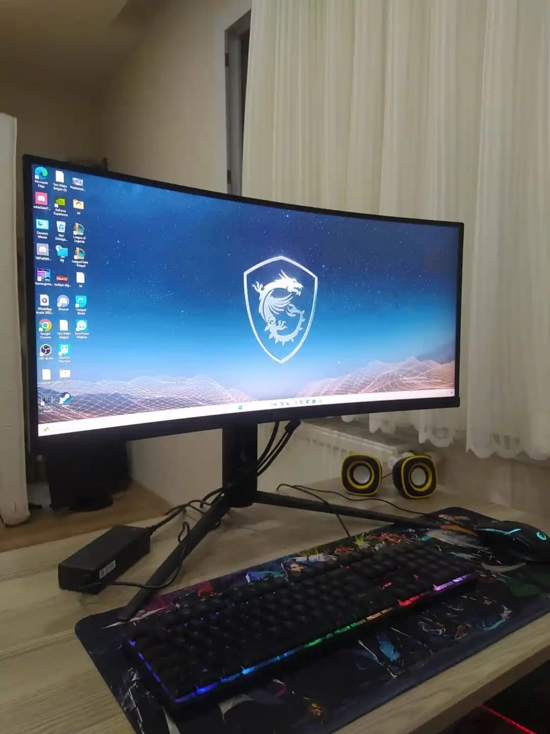 Masaüstü Monitör Seçerken Dikkat Edilmesi Gereken Temel Özellikler ve Trendler