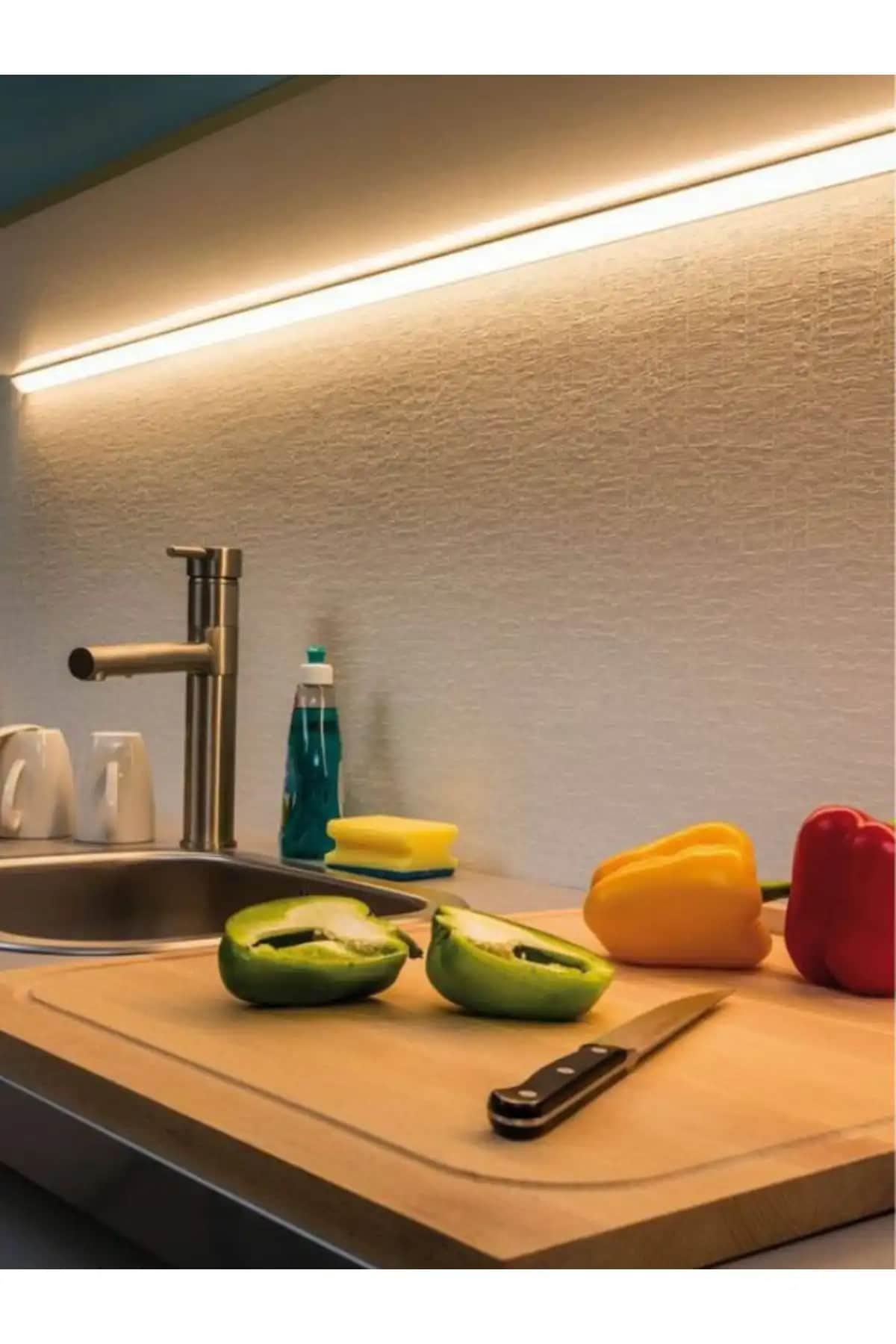 Mutfak LED Şeritleri: Modern ve Fonksiyonel Aydınlatma Çözümünün Temel Özellikleri ve Seçim İpuçları