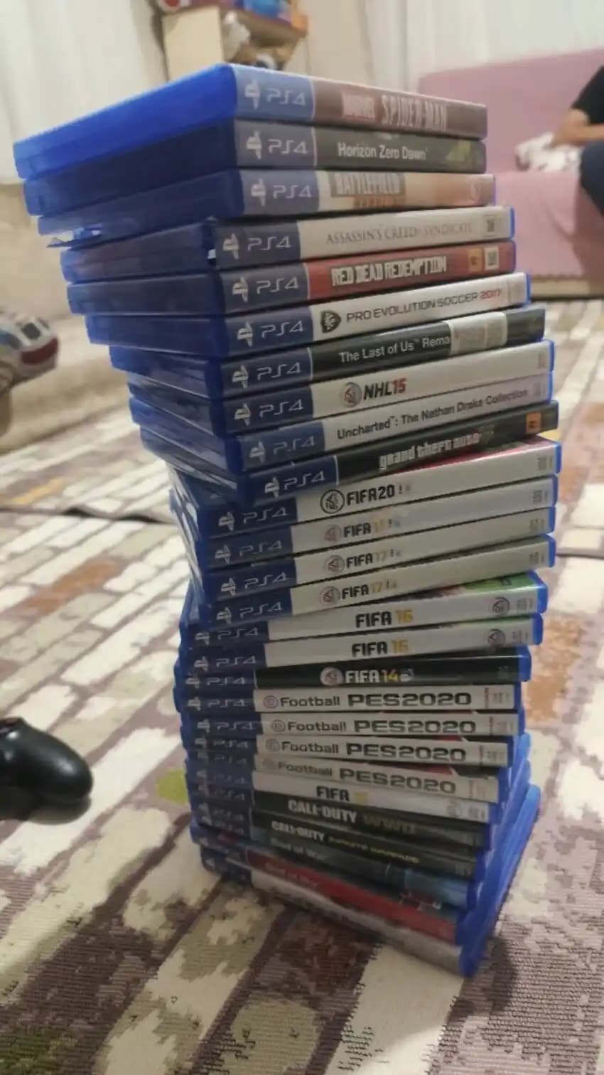 PS4 Oyun CD'leri: Fiziksel Medyanın Günümüzdeki Önemi ve Avantajları