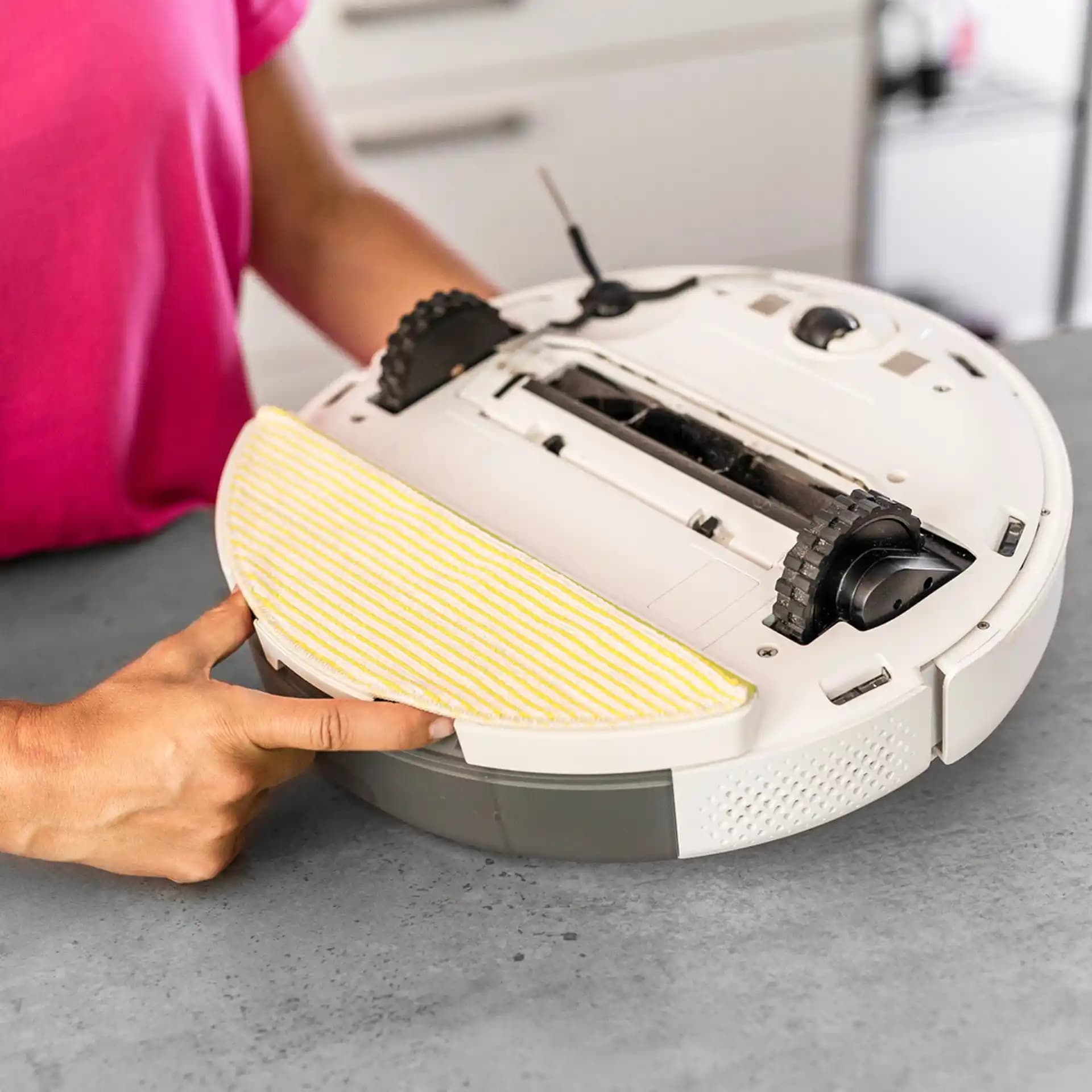 Robot Süpürgeler ve Karcher: Elektronik Temizlik Teknolojilerinde Güncel Trendler ve Gelecek Vizyonları