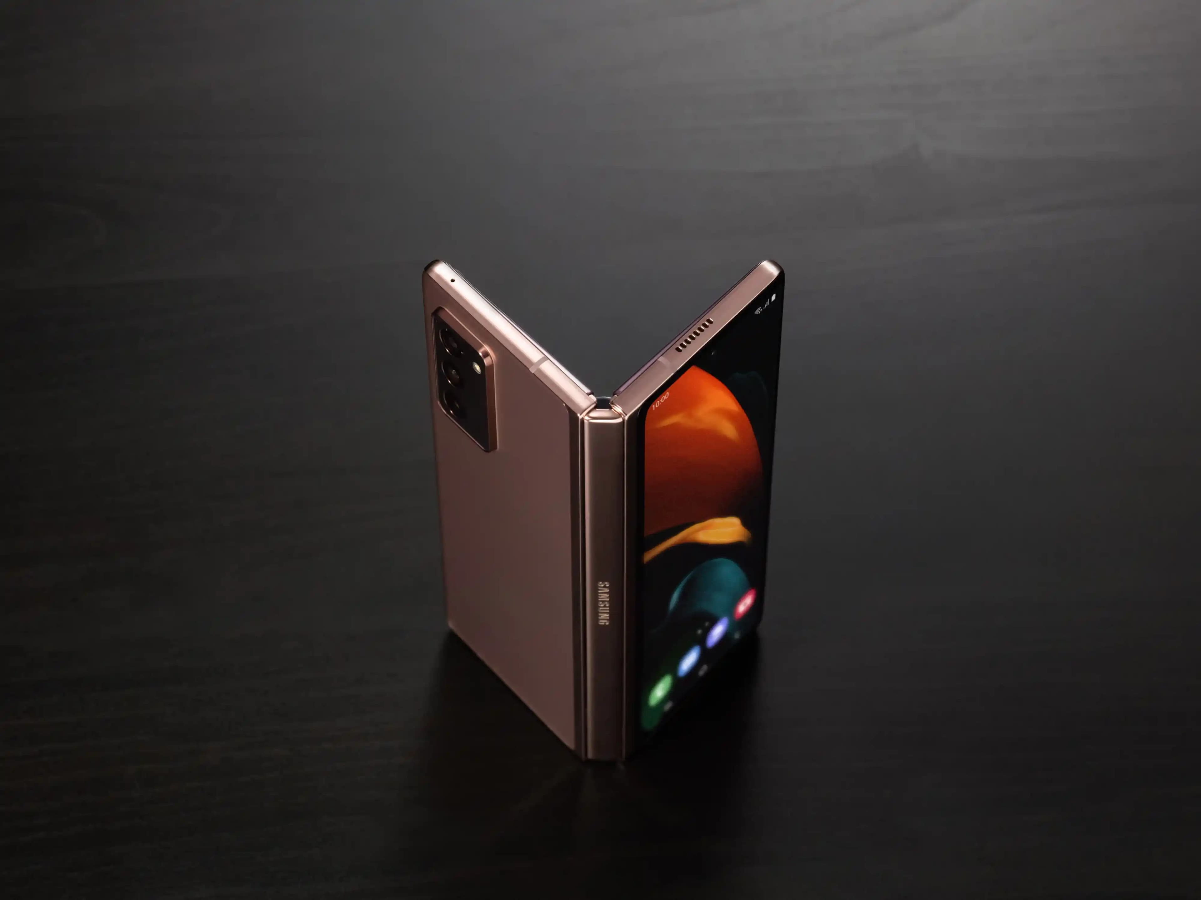 Samsung Galaxy Z Fold Serisi: Katlanabilir Akıllı Telefonlarda Yenilik ve Gelecek Vizyonu