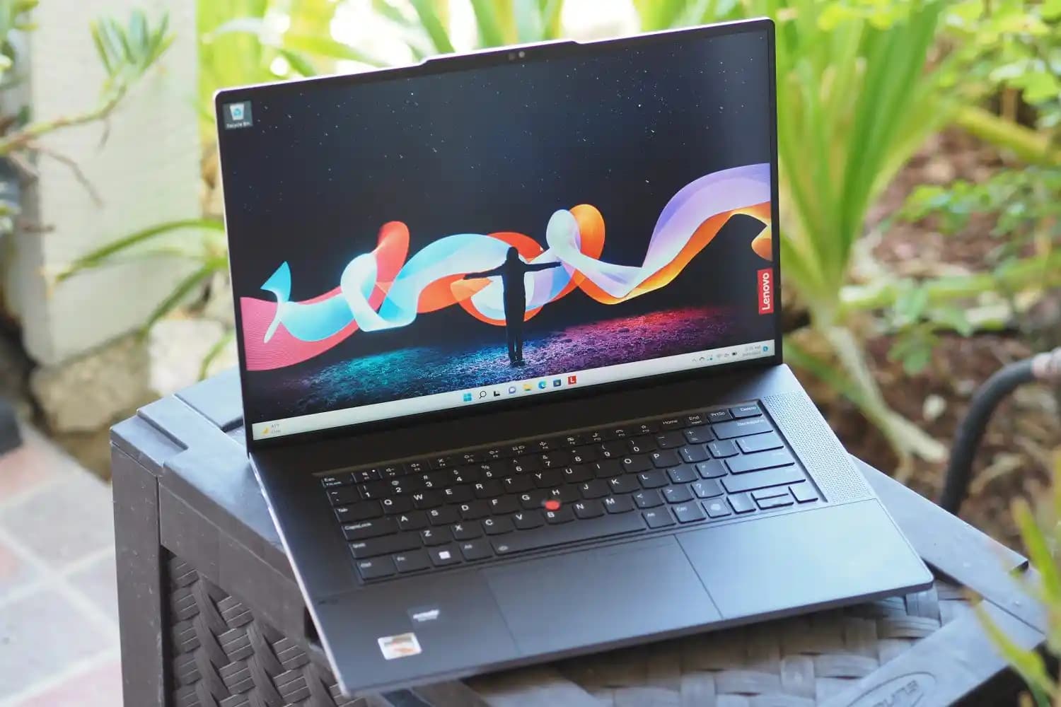 ThinkPad Z16: Güçlü Performans ve Yenilikçi Özelliklerle İş Dünyasının Yeni Sınırı