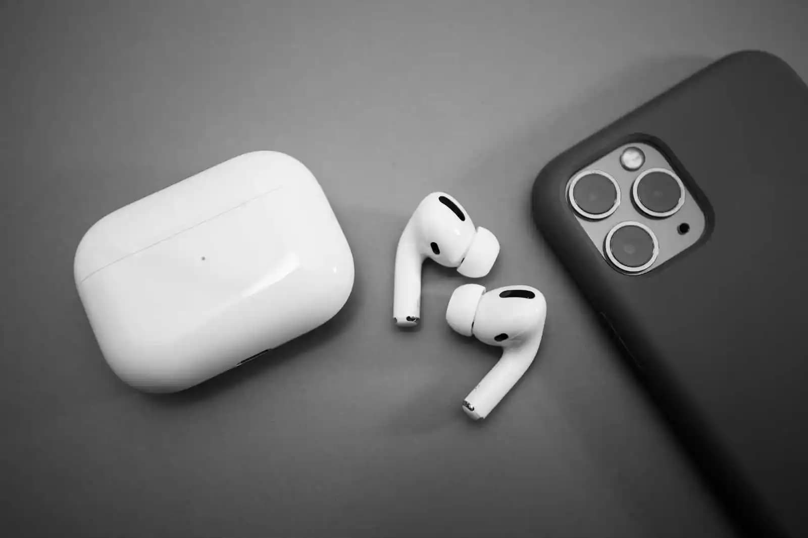 iPhone ile uyumlu en iyi kulaklıklar: teknolojik özellikler ve kullanım alanları