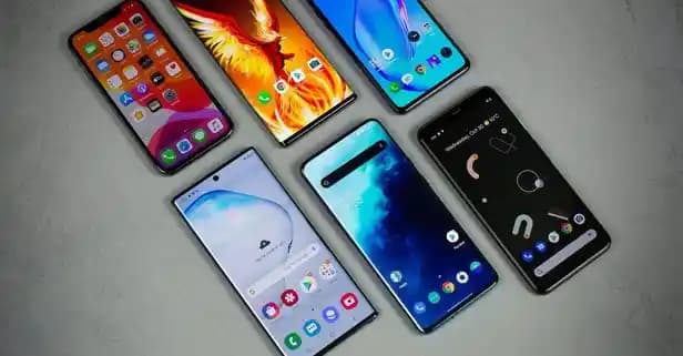 Yenilenen Telefonlar: Teknolojinin Günümüzdeki En Büyük Gelişimi ve Gelecek Trendleri